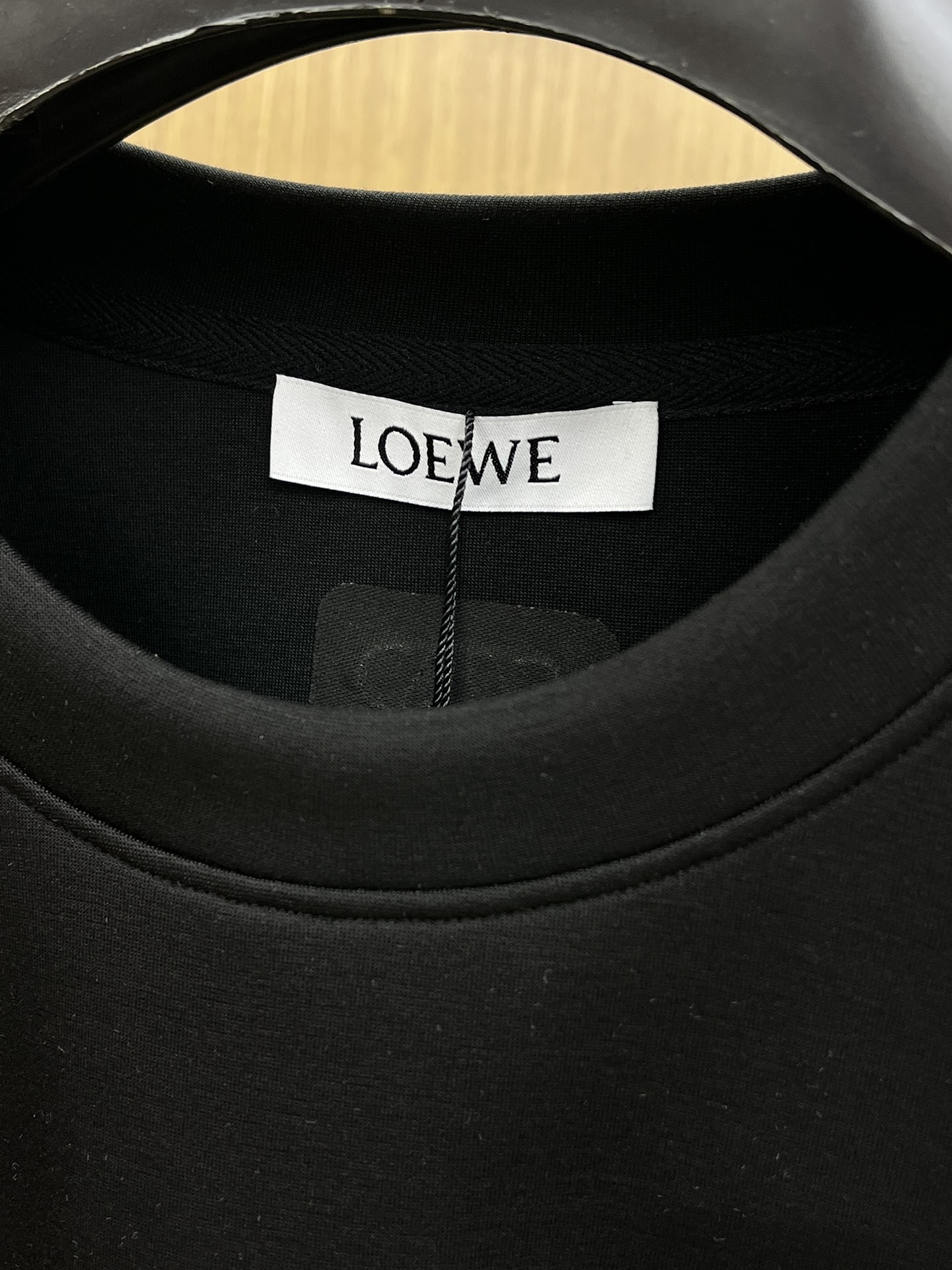 秋冬 Loe 🔥🔥秋冬专柜新款 时尚休闲打底衫长袖T恤，精选进口高密度双面拉架棉面料，精致原版logo打