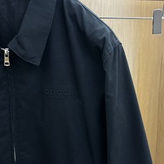 秋冬 Guc 🔥🔥SS秋冬新款休闲外套,最值得入手的一款经典外套,简单低调奢华不过时的压印图案装饰,无疑 秋冬 Guc 🔥🔥SS秋冬新款休闲外套,最值得入手的一款经典外套,简单低调奢华不过时的压印图案装饰,无疑