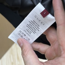 秋冬 Guc 🔥🔥SS秋冬新款休闲外套,最值得入手的一款经典外套,简单低调奢华不过时的压印图案装饰,无疑 秋冬 Guc 🔥🔥SS秋冬新款休闲外套,最值得入手的一款经典外套,简单低调奢华不过时的压印图案装饰,无疑