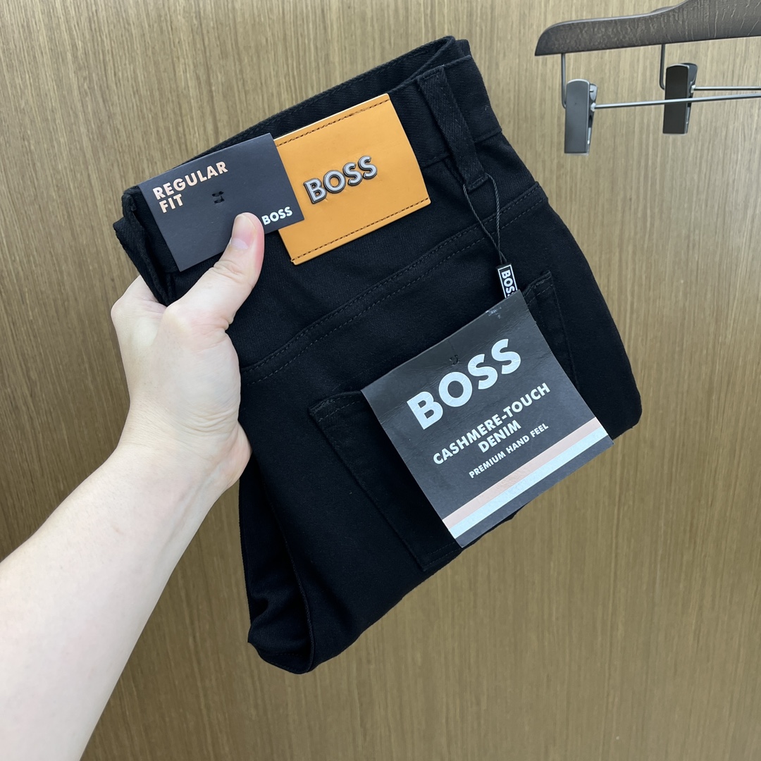 NO:516516,New products: Boss high-end customization, the latest jeans in early spring 2025, released at the counter simultaneously, original custom reproduction, customer-supplied hardware and accessories, original quality, imported denim fabric heavy-duty washing, boutique leather brand, fine workmanship wiring, excellent upper body!  FAM preferred single product number 30-38 no 35.37, jeans, alexander wang19860909新品 Boss高端定制、2025早春最新款牛仔裤 柜台同步发售 原版定制复刻 客供五金辅料 原单品质 进口牛仔面料重工洗水 精品皮牌 做工走线精细 上身绝佳！fam优选单品 码数30-38无35.37,,jeans,alexander wang,Men's clothing