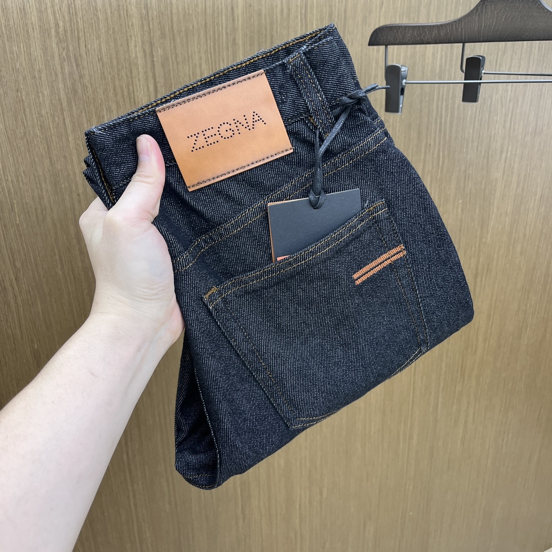 NO:516519,New product ZZ high-end customization, the latest jeans in early spring 2025 are released simultaneously on the counter. Original customization replica. Customer-supplied hardware and accessories. Original quality. Imported denim fabric heavy-duty washing. Boutique leather brand. Fine workmanship and excellent upper body!  FAM preferred single product number 30-38 no 35.37, jeans, alexander wang19860909新品 ZZ 高端定制、2025早春最新款牛仔裤 柜台同步发售 原版定制复刻 客供五金辅料 原单品质 进口牛仔面料重工洗水 精品皮牌 做工走线精细 上身绝佳！fam优选单品 码数30-38无35.37,,jeans,alexander wang,Men's clothing