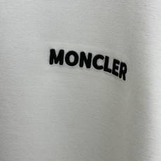 🔥 Mon 2025秋冬 圆领刺绣短袖T恤打底衫 元素性的Logo徽章凸显休闲时尚魅力,依然独领时尚风骚 🔥 Mon 2025秋冬 圆领刺绣短袖T恤打底衫 元素性的Logo徽章凸显休闲时尚魅力,依然独领时尚风骚