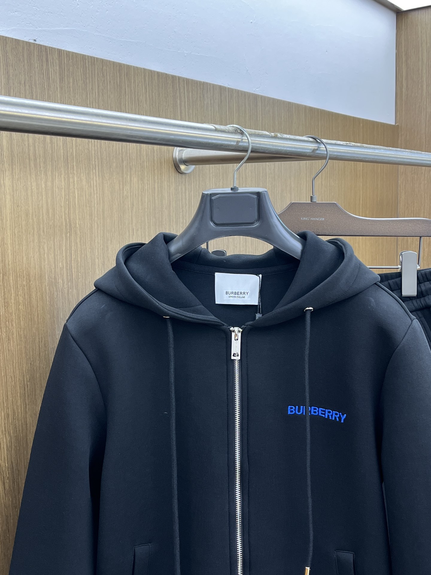 秋冬/套 BBR 🔥🔥2025早秋新款休闲套装！专柜同步。细节精致高级，品牌logo压胶高级感满满。定织