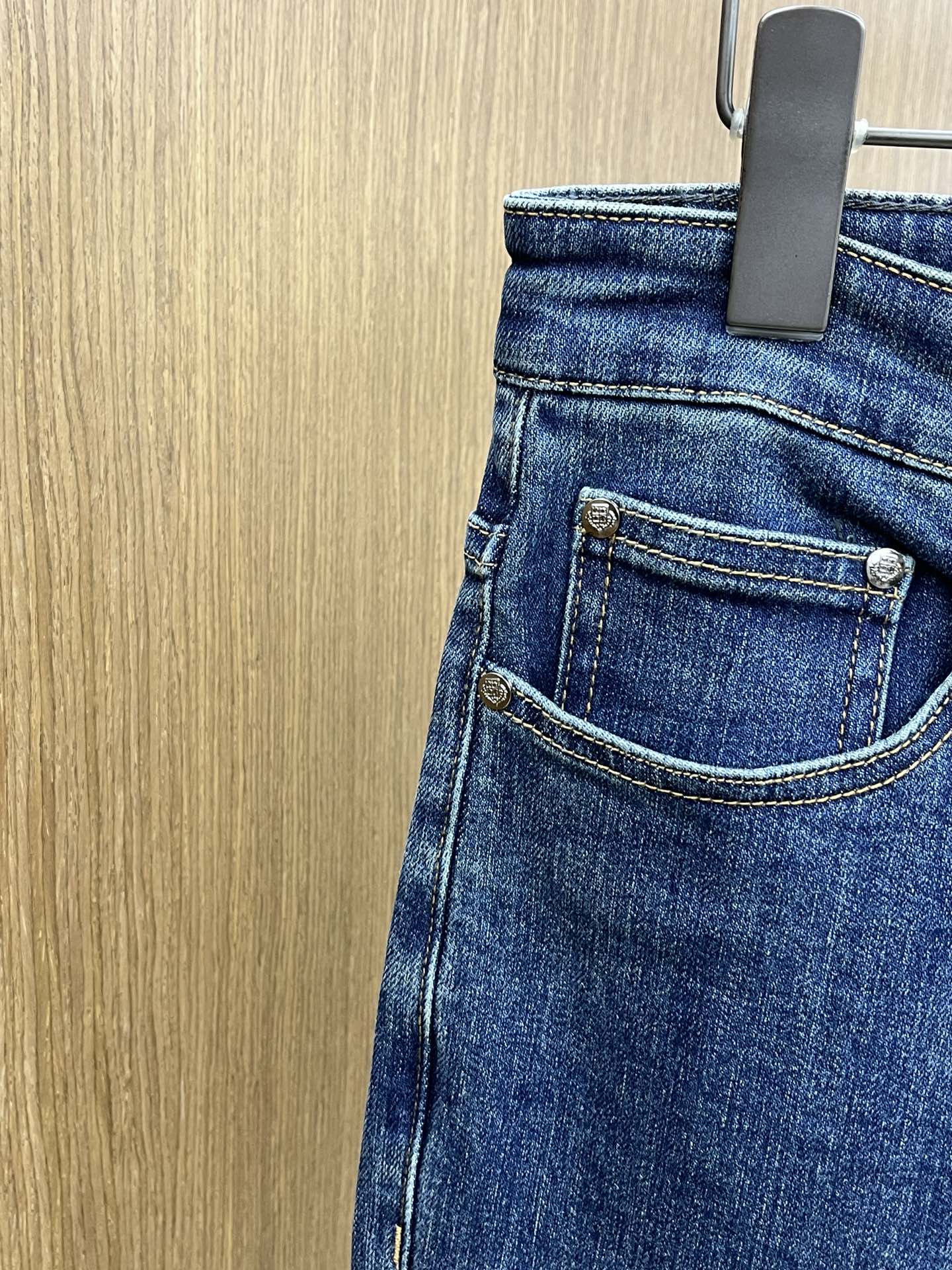 秋冬 lP🆕 🔥🔥高端定制、25SS秋冬最新款牛仔裤 柜台同步发售 进口固色面料 原版定制复刻 客供五金