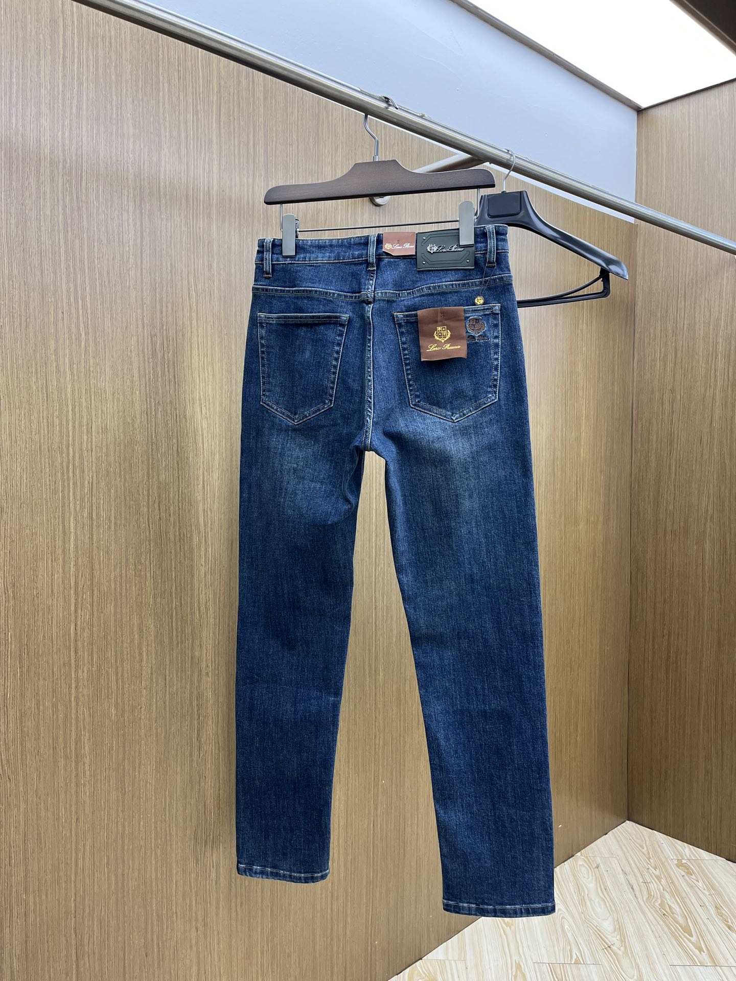 秋冬 lP🆕 🔥🔥高端定制、25SS秋冬最新款牛仔裤 柜台同步发售 进口固色面料 原版定制复刻 客供五金