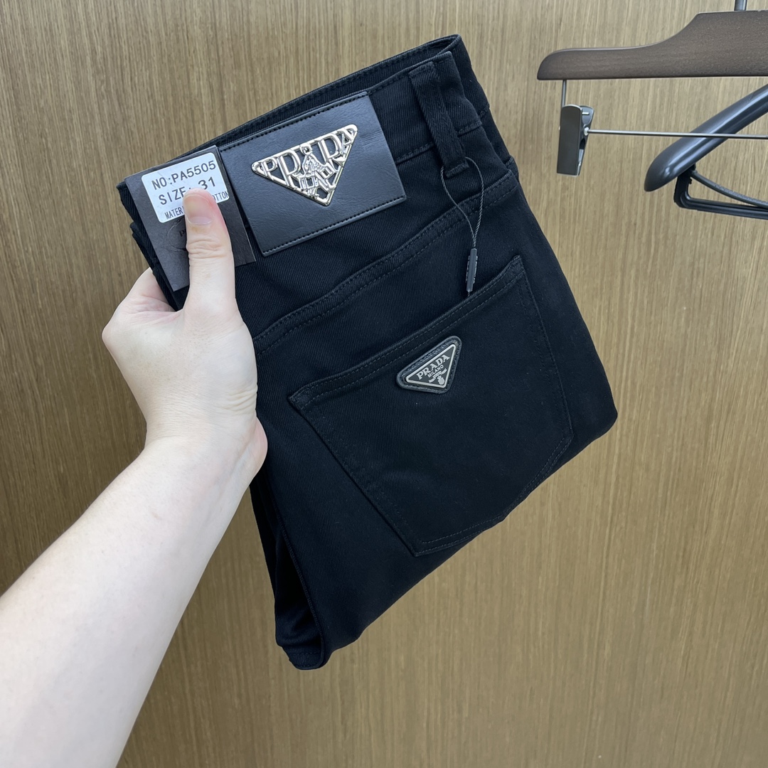 NO:518904,PD high-end customization, 25SS autumn and winter latest jeans are available at the counter simultaneously, imported color fixing fabrics, original custom reproduction, customer-supplied hardware and auxiliary materials, original quality, heavy industry washing, fine workmanship and excellent upper body!  Preferred single product produced by fax, number 29-38 without 35.37, jeans, alexander wang19860909秋冬 PD 高端定制、25SS秋冬最新款牛仔裤 柜台同步发售 进口固色面料 原版定制复刻 客供五金辅料 原单品质 重工洗水 做工走线精细 上身绝佳！优选单品 fax出品 码数29-38无35.37,,jeans,alexander wang,Men's clothing