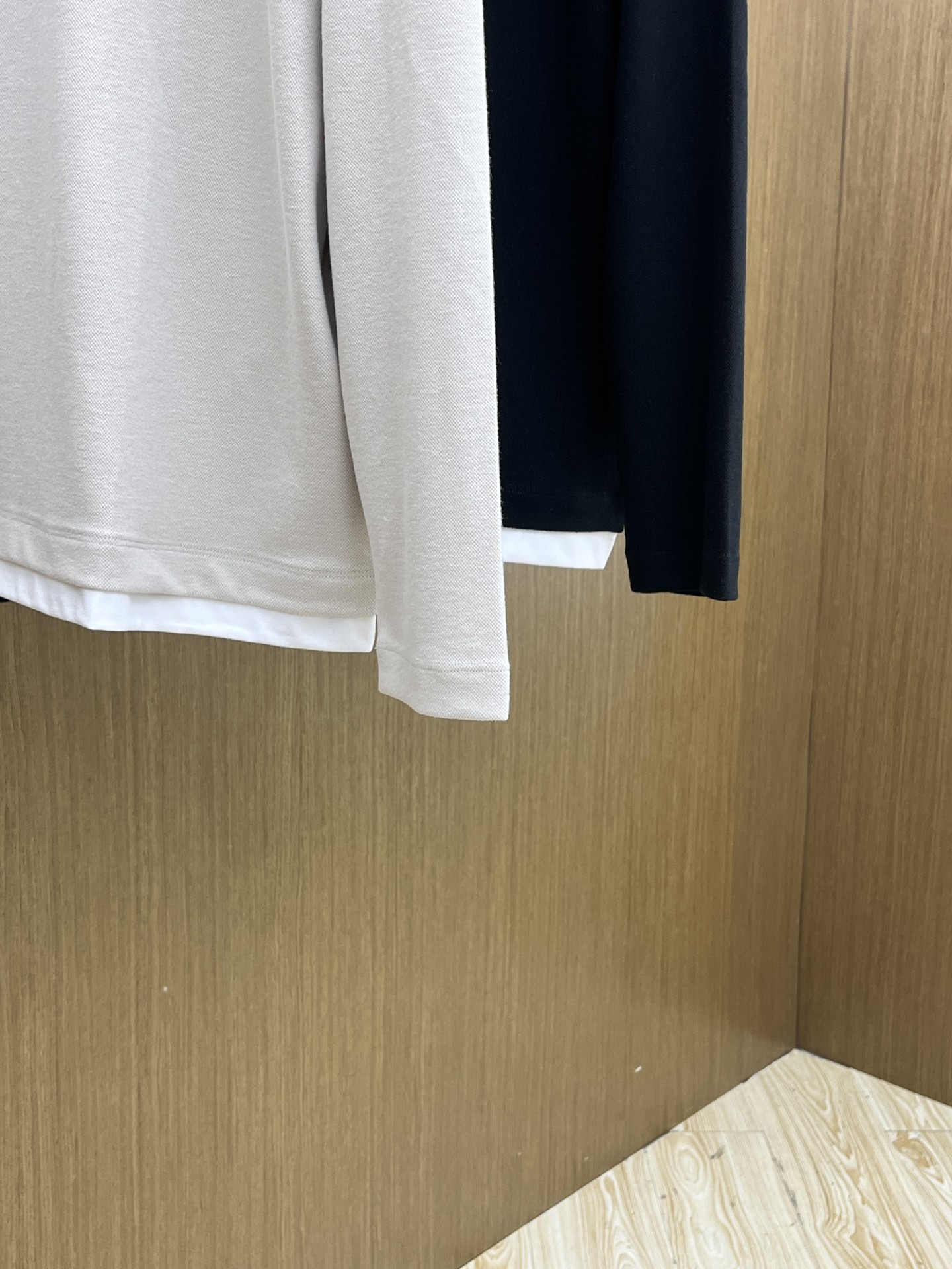 秋冬 PD 🔥秋冬PRADA双层领长袖 选用珍珠绒 面料细腻柔软上身舒适 简约时尚 适配商务、fjj休闲