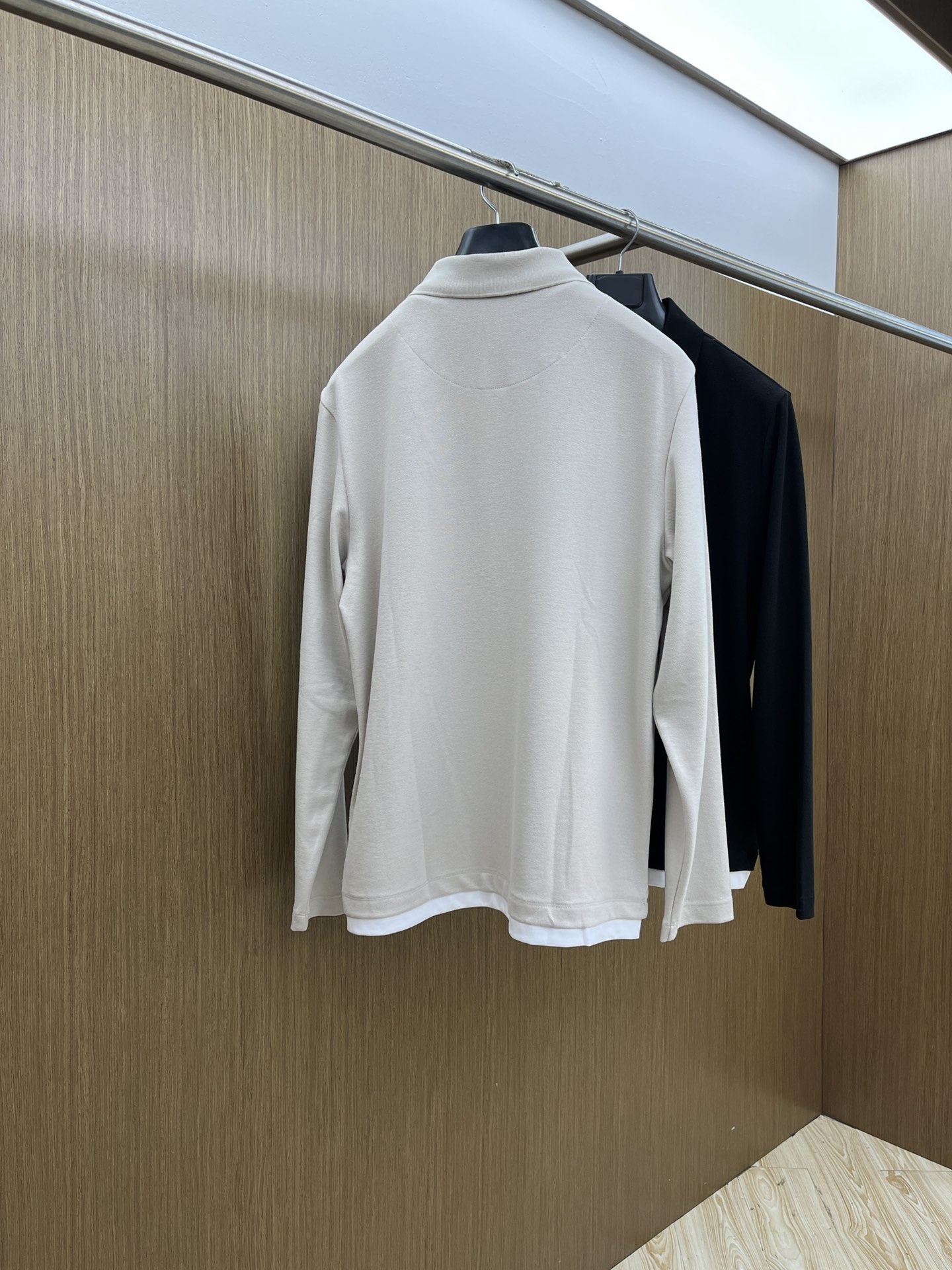 秋冬 PD 🔥秋冬PRADA双层领长袖 选用珍珠绒 面料细腻柔软上身舒适 简约时尚 适配商务、fjj休闲