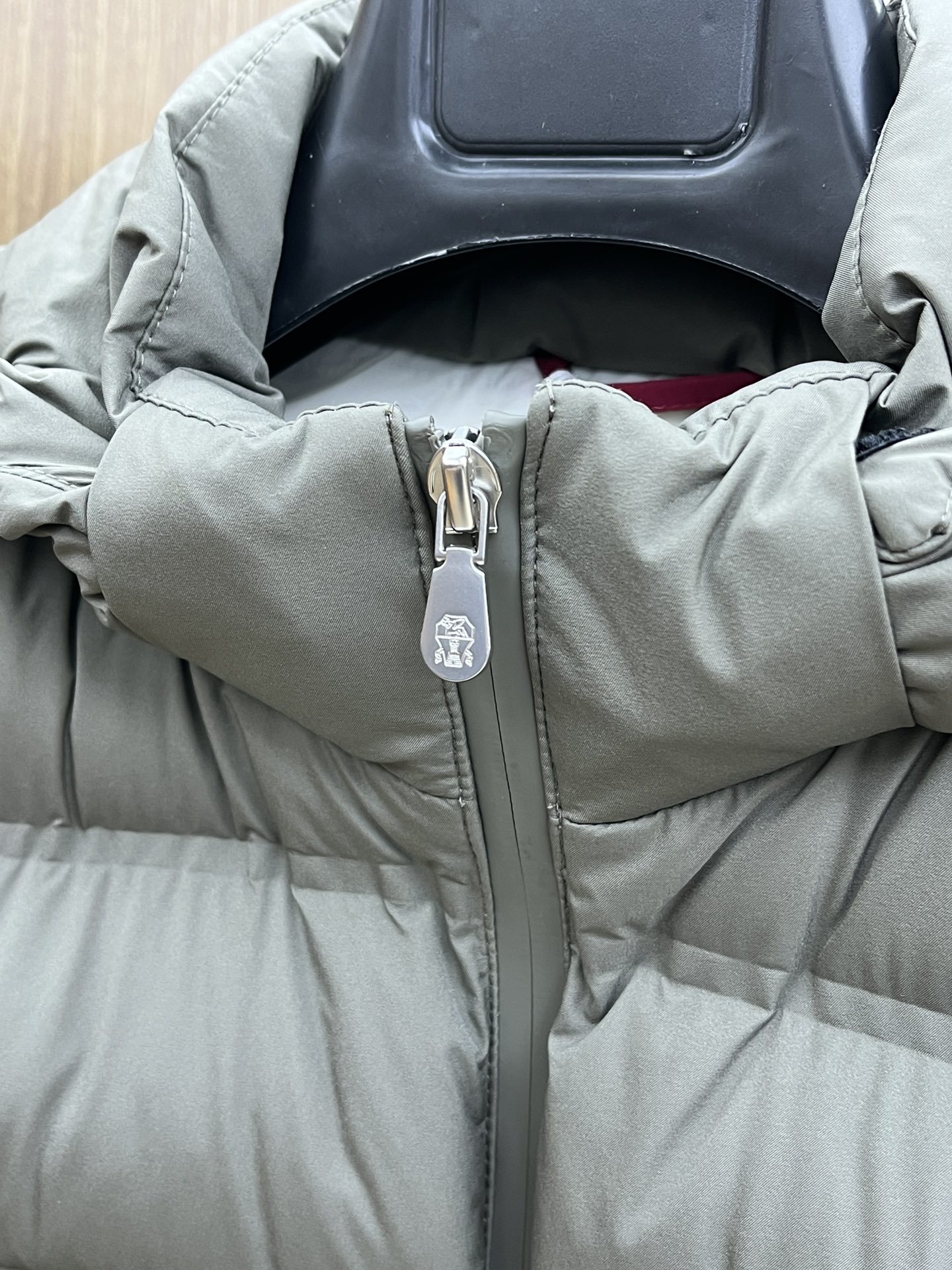 秋冬 🔥Brunello Cucinelli25秋冬款羽绒马甲 BC秋冬款的马甲采用高品质羽绒填充工艺,