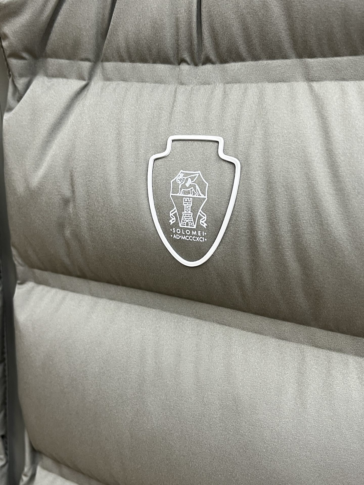 秋冬 🔥Brunello Cucinelli25秋冬款羽绒马甲 BC秋冬款的马甲采用高品质羽绒填充工艺,