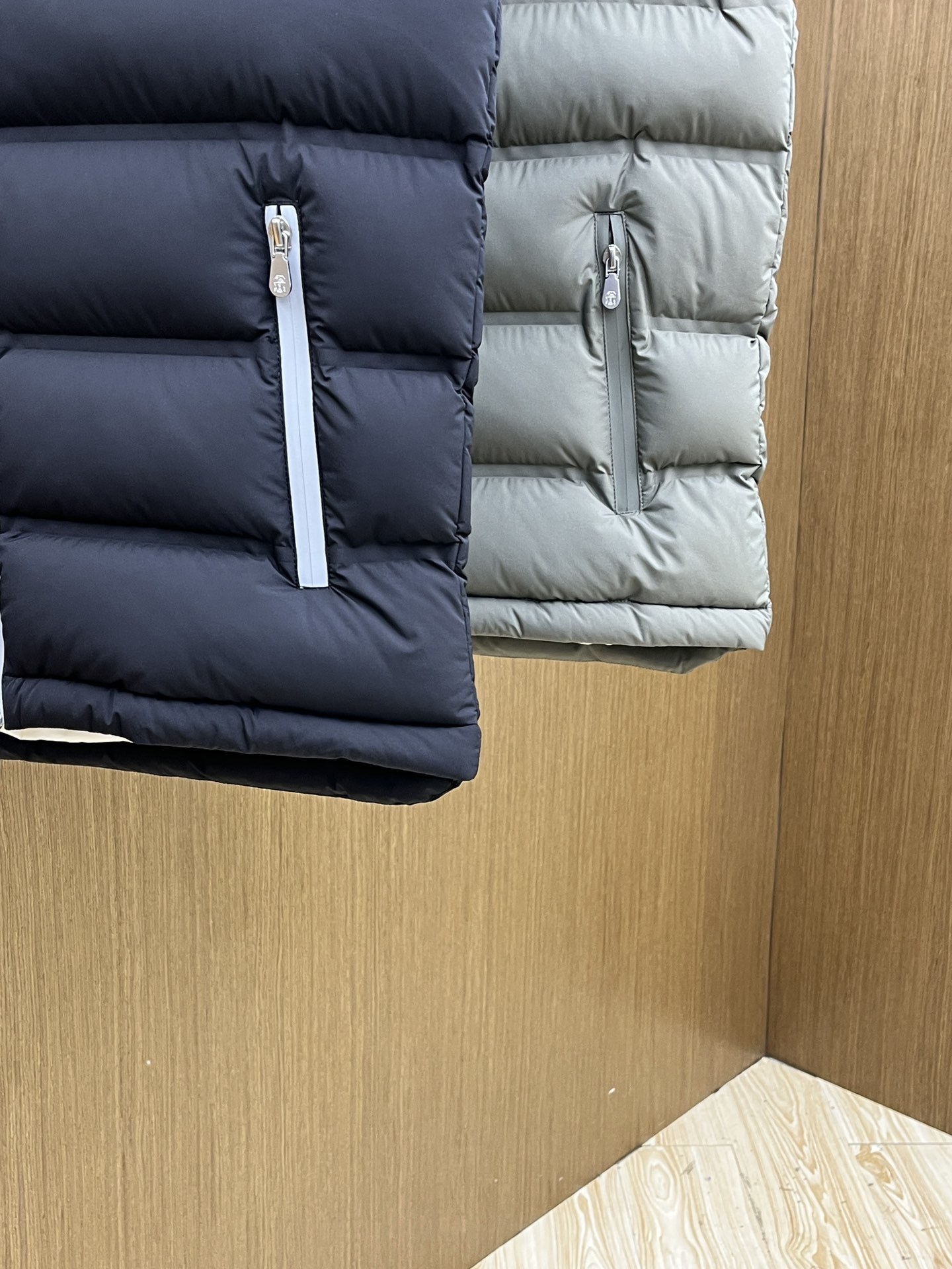秋冬 🔥Brunello Cucinelli25秋冬款羽绒马甲 BC秋冬款的马甲采用高品质羽绒填充工艺,