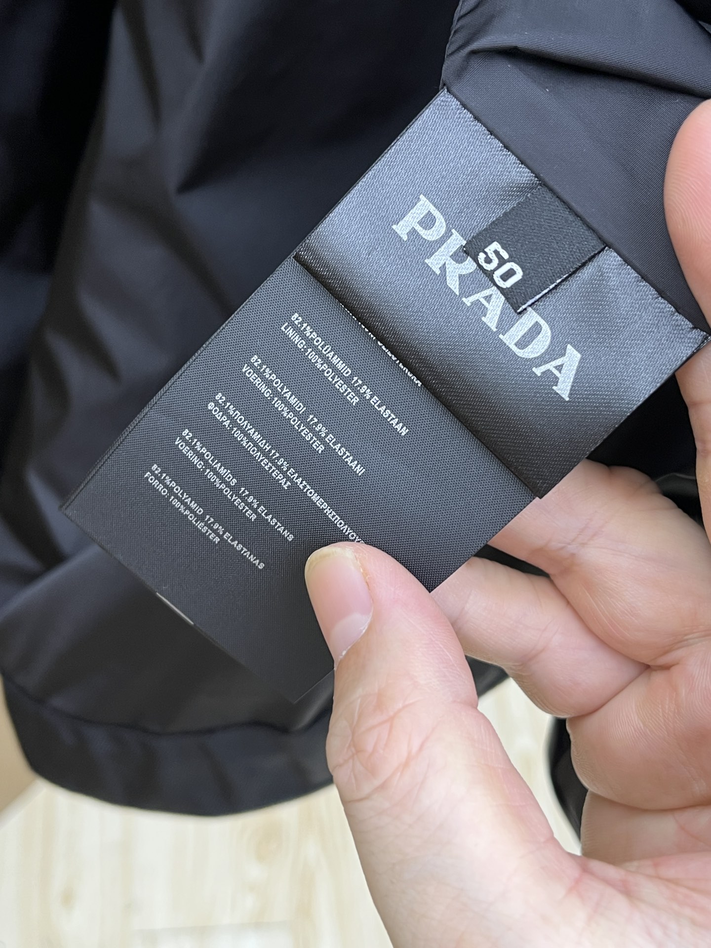 秋冬 PD 🔥🔥ss秋冬新款发布 普拉达连帽夹克外套，秋季爆款连帽夹克，穿上就是舒适自在又显瘦的存在，f