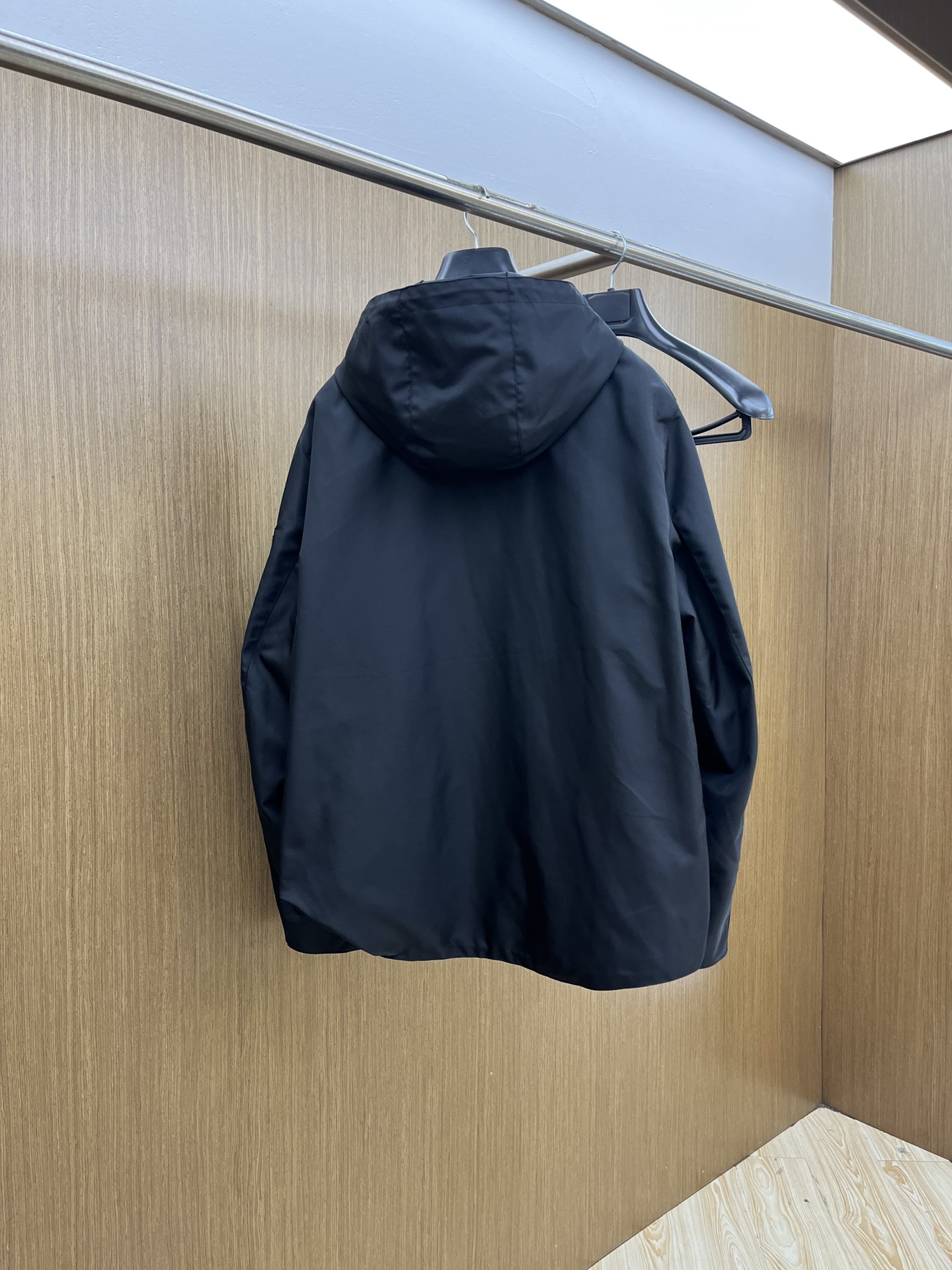 秋冬 PD 🔥🔥ss秋冬新款发布 普拉达连帽夹克外套，秋季爆款连帽夹克，穿上就是舒适自在又显瘦的存在，f