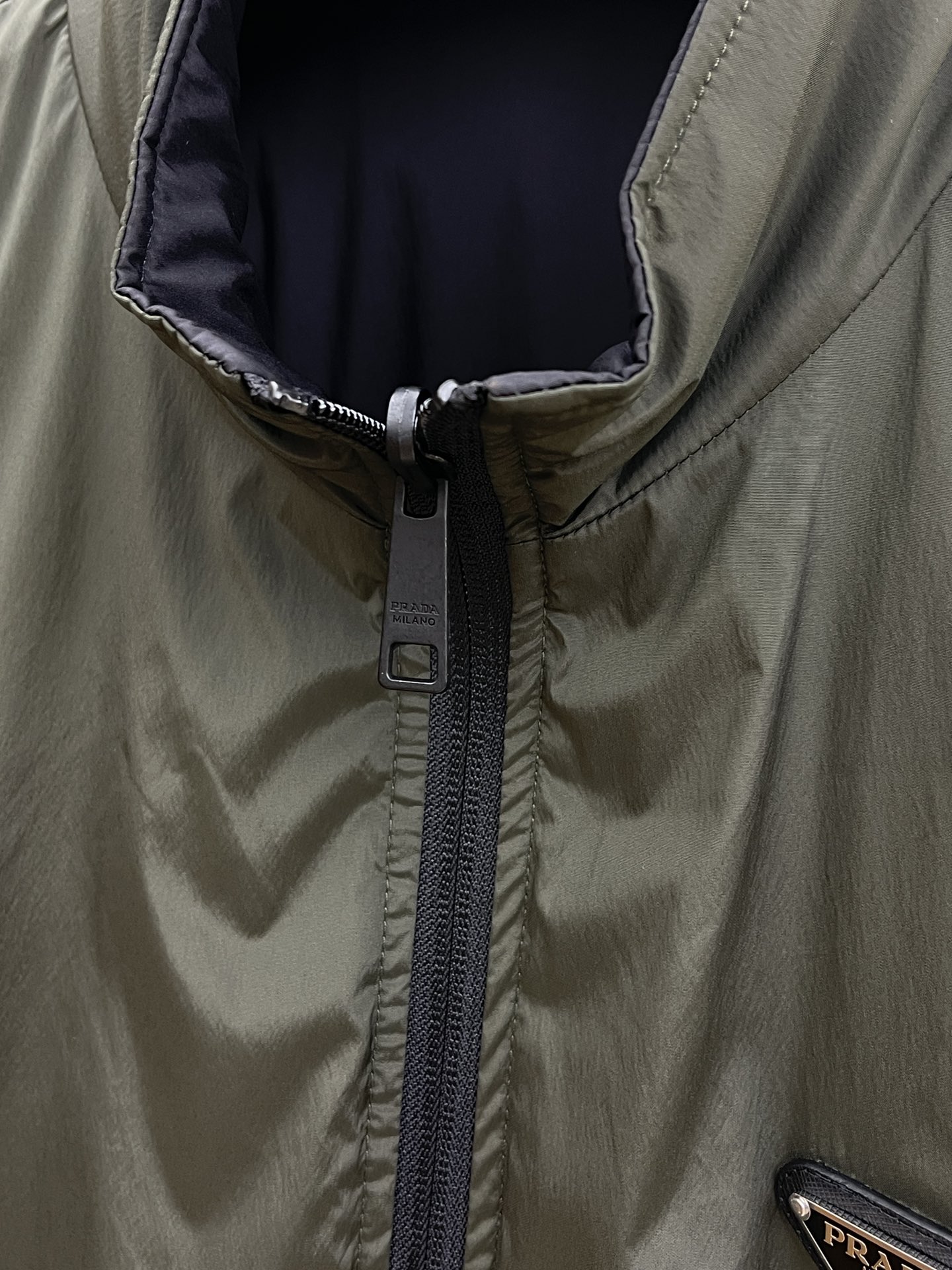 秋冬 PD 🔥🔥ss秋冬新款P家立领双面棉服马甲。经典设计感与颜值爆棚的外套，品质更是无法挑剔品控可以直