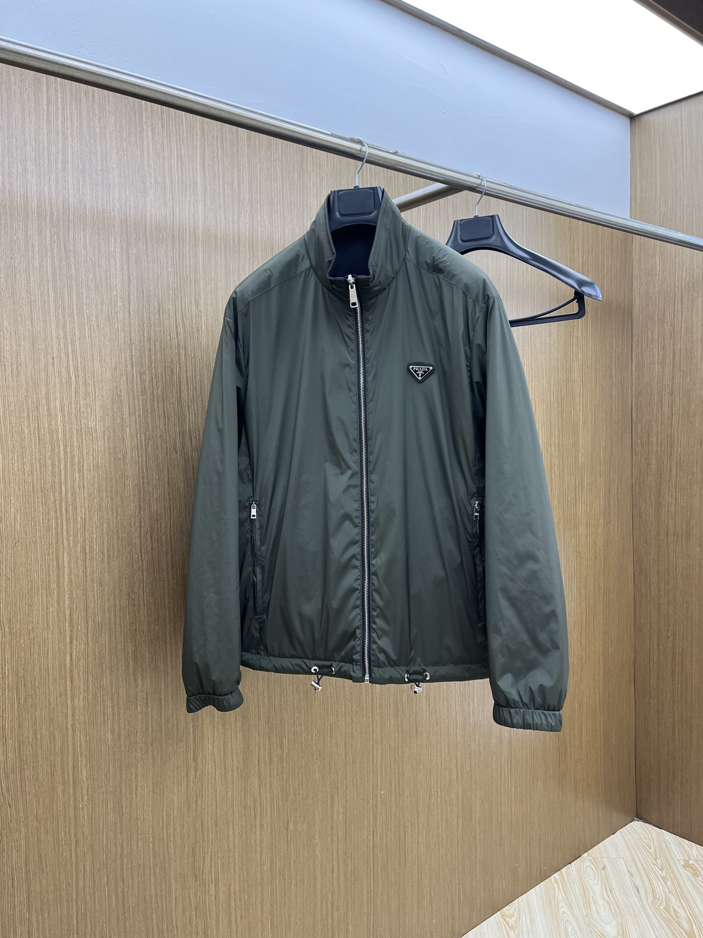 秋冬 PD 🔥🔥ss秋冬新款P家立领双面棉服外套 经典设计感与颜值爆棚的外套，品质更是无法挑剔品控可以直