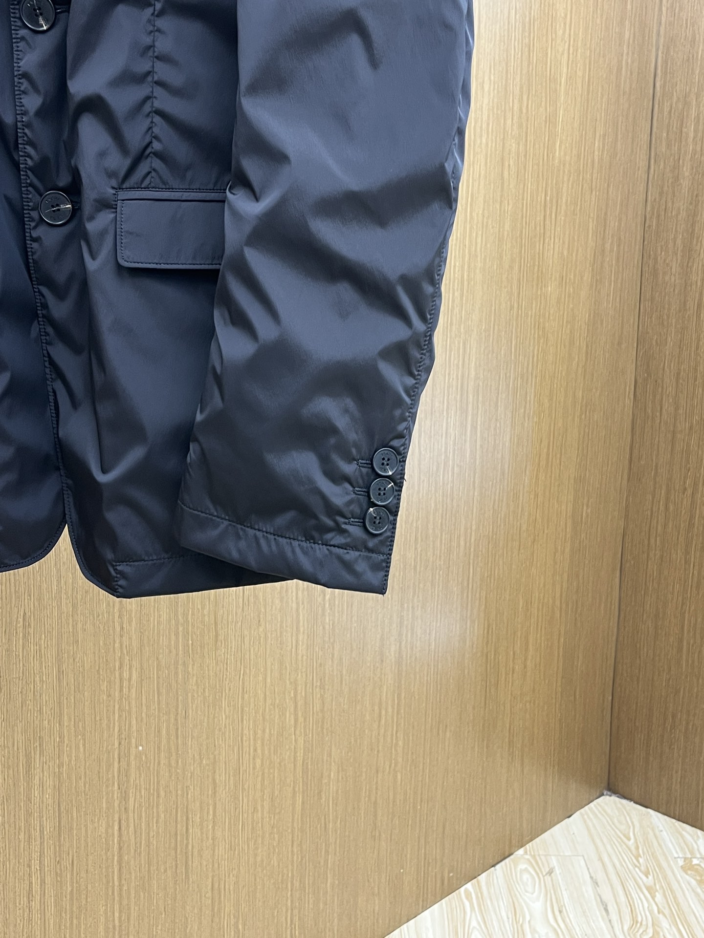 秋冬 PD 🔥🔥ss早秋新款发布普拉达西装夹克外套，秋季爆款原版外套，三角字母金属logo款西装外套，穿