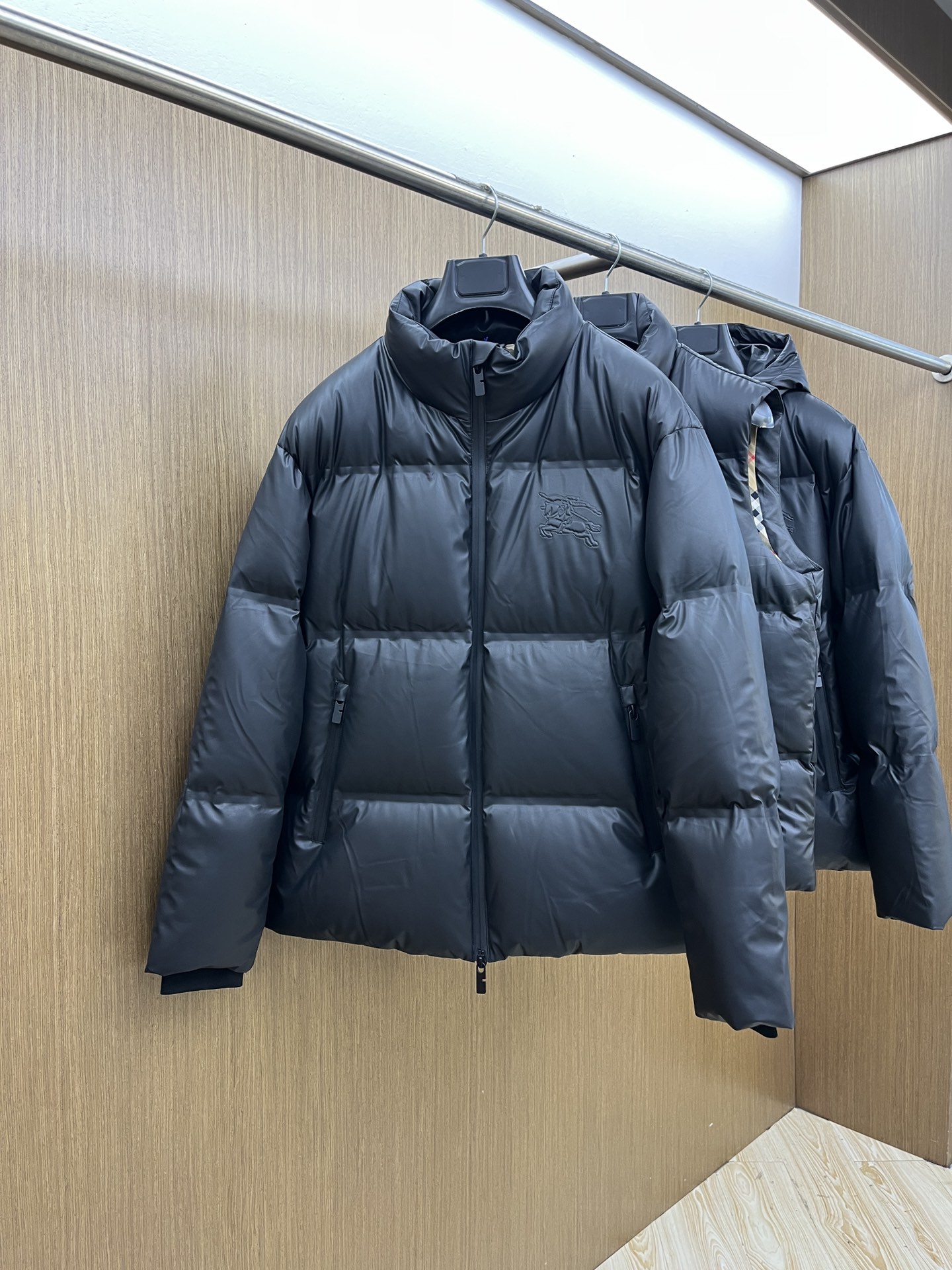 秋冬羽绒服 BBR 🔥🔥爆单王 25秋冬独家专供秋冬新款立领羽绒服外套 贸易公司渠道稀出，降温天气必备的