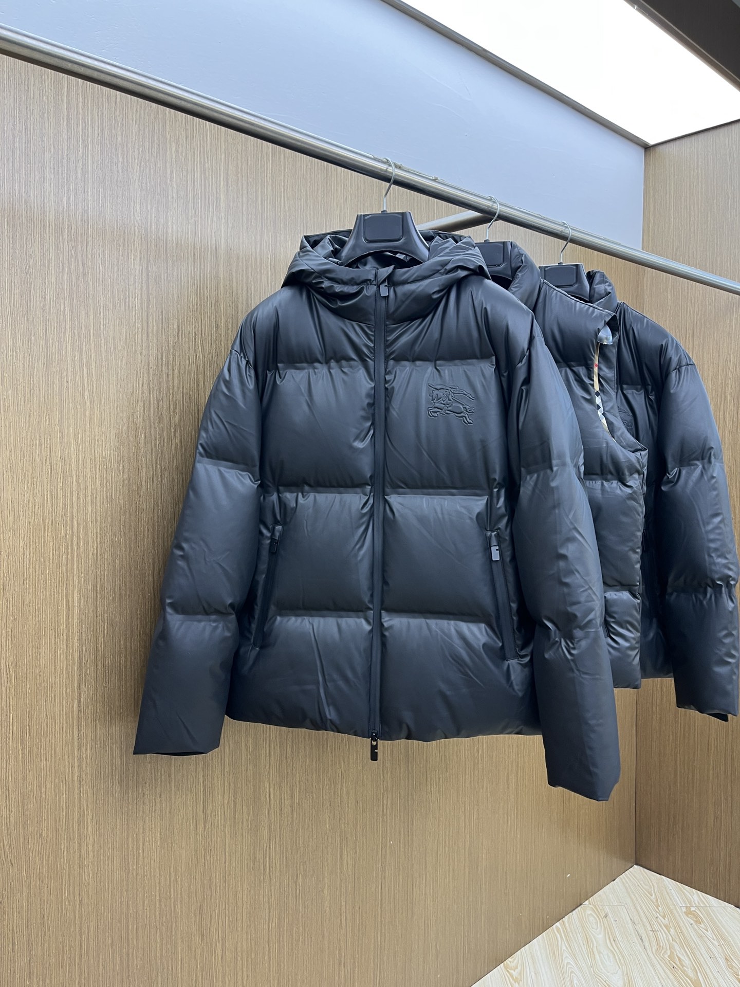 秋冬羽绒服 BBR 🔥🔥爆单王 25秋冬独家专供秋冬新款连帽羽绒服外套 贸易公司渠道稀出，降温天气必备的