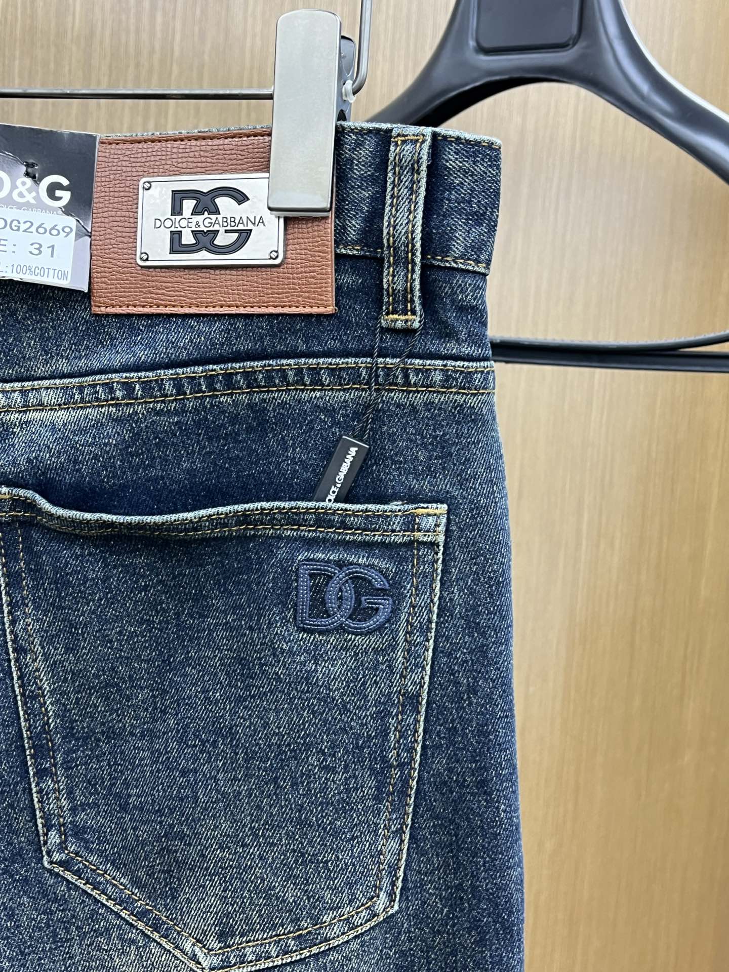 秋冬 DG🔥🔥高端定制、25SS秋冬最新款牛仔裤 柜台同步发售 进口固色面料 原版定制复刻 客供五金辅料