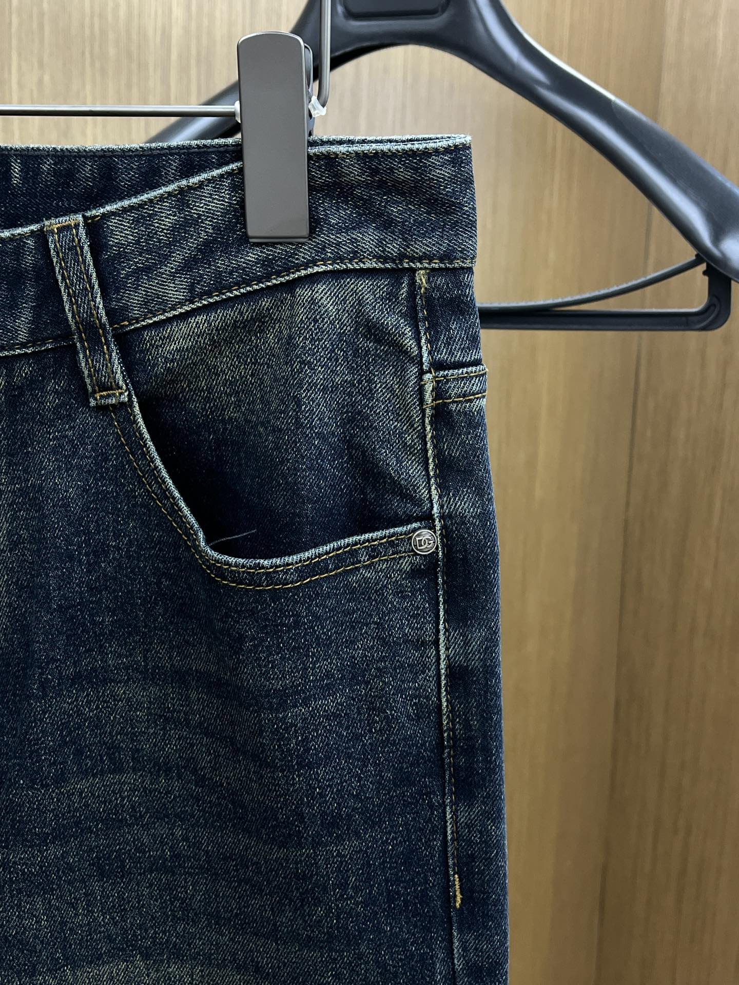 秋冬 DG🔥🔥高端定制、25SS秋冬最新款牛仔裤 柜台同步发售 进口固色面料 原版定制复刻 客供五金辅料