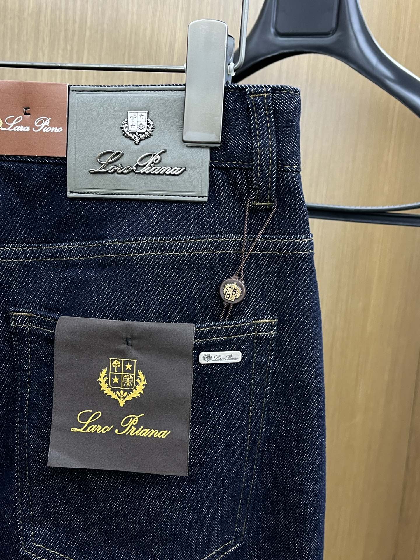 秋冬 lP🆕 🔥🔥高端定制、25SS秋冬最新款牛仔裤 柜台同步发售 进口固色面料 原版定制复刻 客供五金