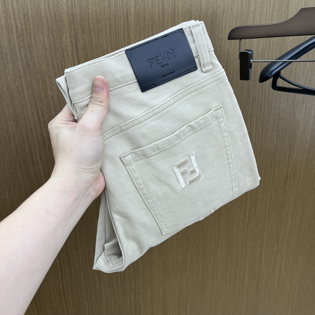 NO:520129,Autumn and winter FD high-end custom quality 25SS autumn and winter latest original single jeans available at the counter simultaneously Original customized reproduction Customer-supplied hardware accessories Original single quality Imported denim fabric heavy-duty washing Fine workmanship wiring Excellent upper body, preferred single product A60 SIZE:30-38 No 35 37,,jeans,alexander wang19860909秋冬 FD高端定制品质 25SS秋冬最新款原单牛仔裤 柜台同步发售 原版定制复刻 客供五金辅料 原单品质 进口牛仔面料重工洗水 做工走线精细 上身绝佳,优选单品A60 SIZE:30-38无35 37,,jeans,alexander wang,Men's clothing