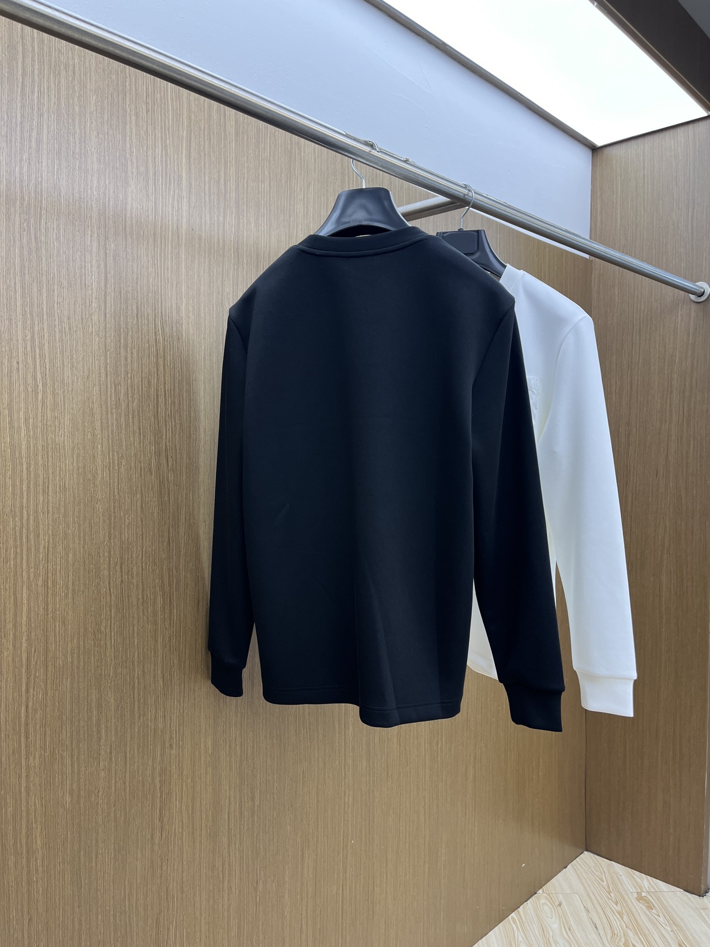 秋冬 CD 🔥🔥2025秋冬专柜新款 时尚休闲打底衫长袖T恤，精选进口高密度双面拉架棉面料，精致原版lo