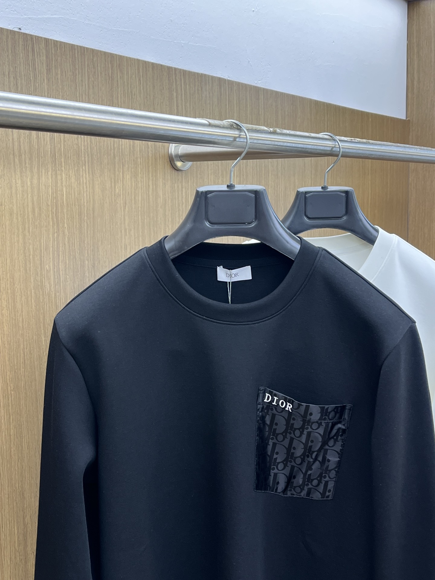 秋冬 CD 🔥🔥2025秋冬专柜新款 时尚休闲打底衫长袖T恤，精选进口高密度双面拉架棉面料，精致原版lo