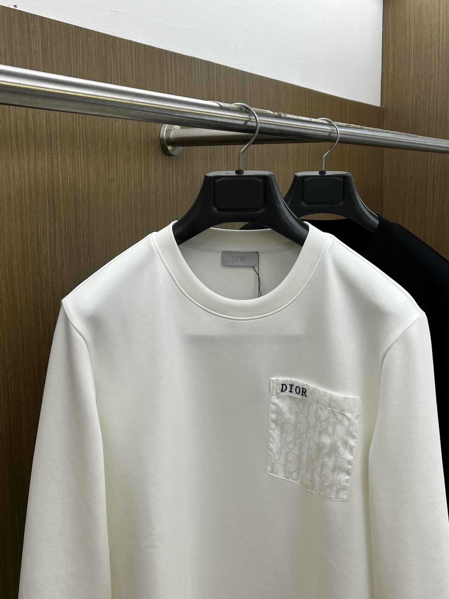 秋冬 CD 🔥🔥2025秋冬专柜新款 时尚休闲打底衫长袖T恤，精选进口高密度双面拉架棉面料，精致原版lo