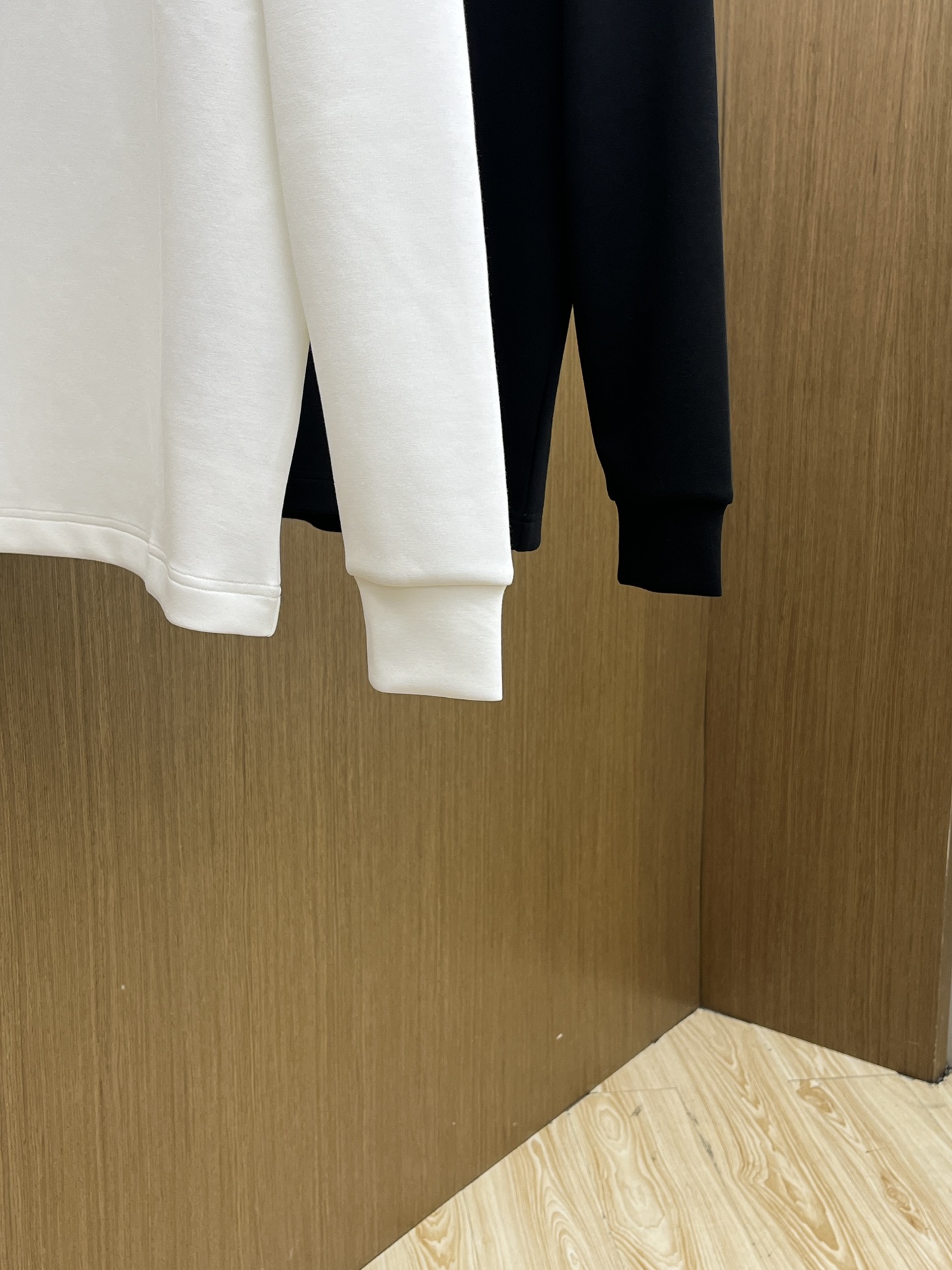 秋冬 CD 🔥🔥2025秋冬专柜新款 时尚休闲打底衫长袖T恤，精选进口高密度双面拉架棉面料，精致原版lo