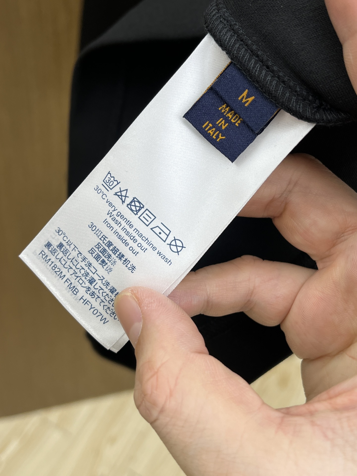 秋冬 LV 🔥🔥2025秋冬专柜新款 时尚休闲打底衫长袖T恤，精选进口高密度双面拉架棉面料，精致原版lo