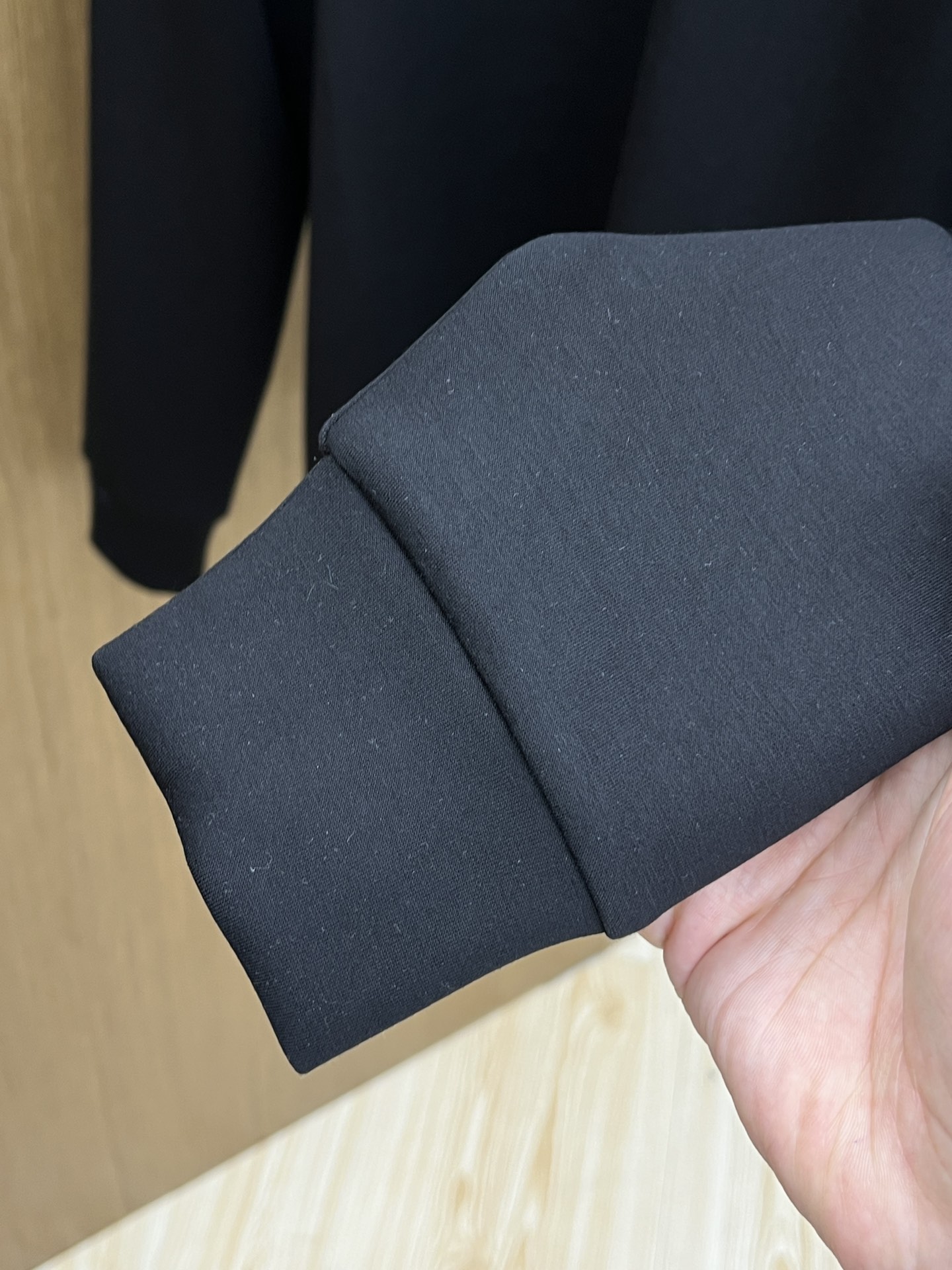 秋冬 LV 🔥🔥2025秋冬专柜新款 时尚休闲打底衫长袖T恤，精选进口高密度双面拉架棉面料，精致原版lo