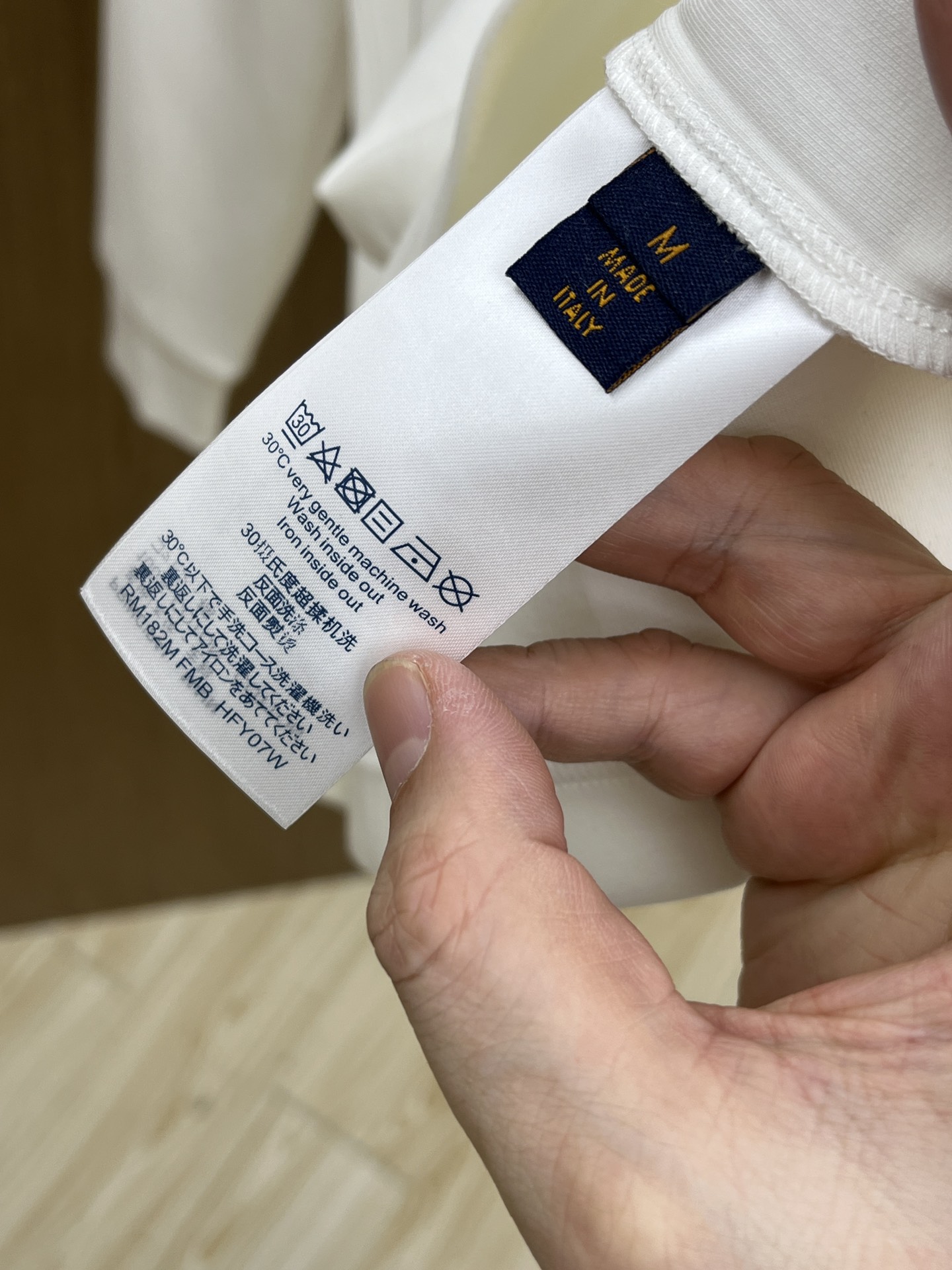 秋冬 LV 🔥🔥2025秋冬专柜新款 时尚休闲打底衫长袖T恤，精选进口高密度双面拉架棉面料，精致原版lo