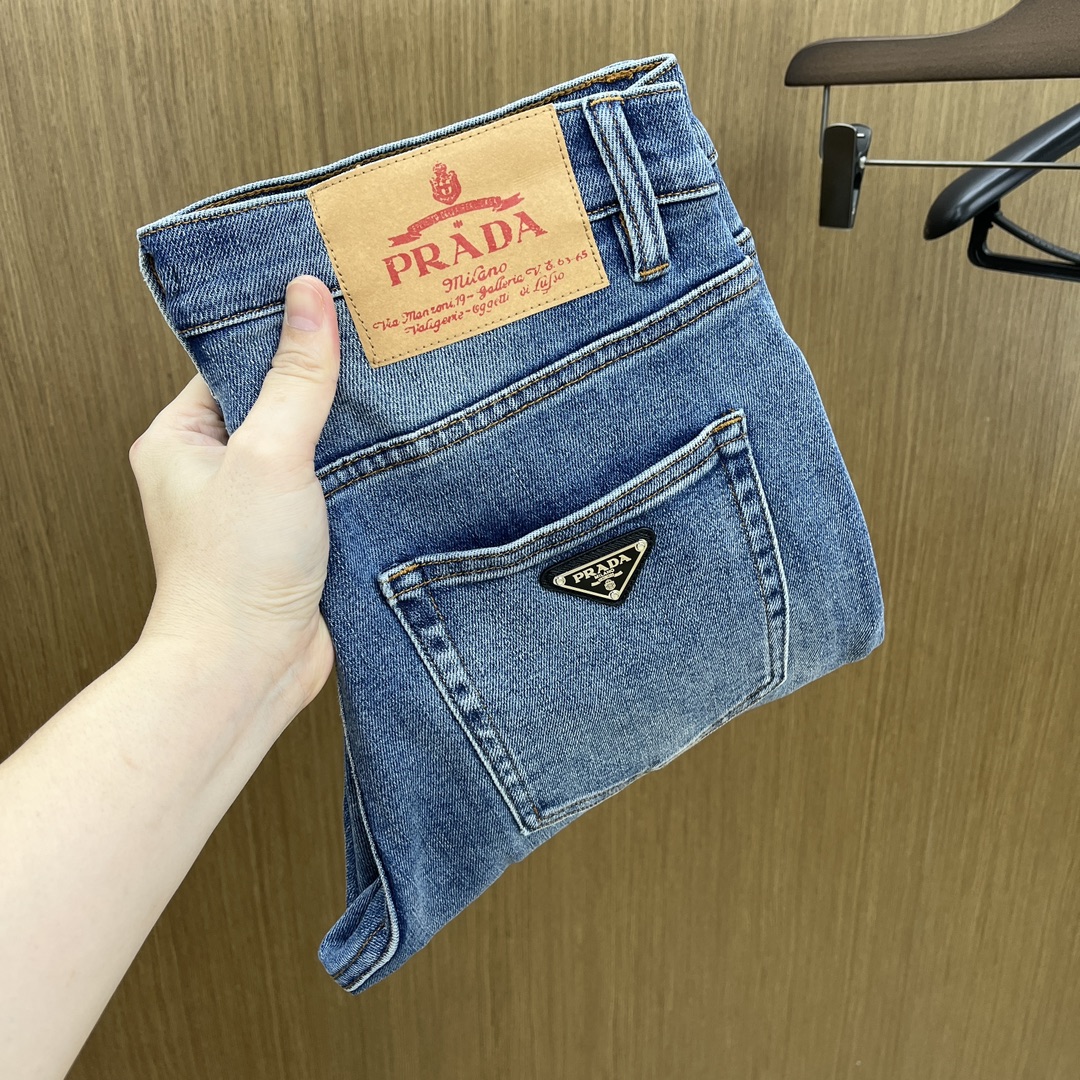 NO:522623,PD high-end custom quality 25SS autumn and winter latest original single jeans available at the counter, original customized reproduction, customer-supplied hardware and accessories, original single quality, imported denim fabric heavy-duty washing, fine workmanship and fine line, excellent upper body, preferred single product A60 SIZE:30-38 No 35 37,,jeans,alexander wang19860909秋冬 PD 高端定制品质 25SS秋冬最新款原单牛仔裤 柜台同步发售 原版定制复刻 客供五金辅料 原单品质 进口牛仔面料重工洗水 做工走线精细 上身绝佳,优选单品A60 SIZE:30-38无35 37,,jeans,alexander wang,Men's clothing