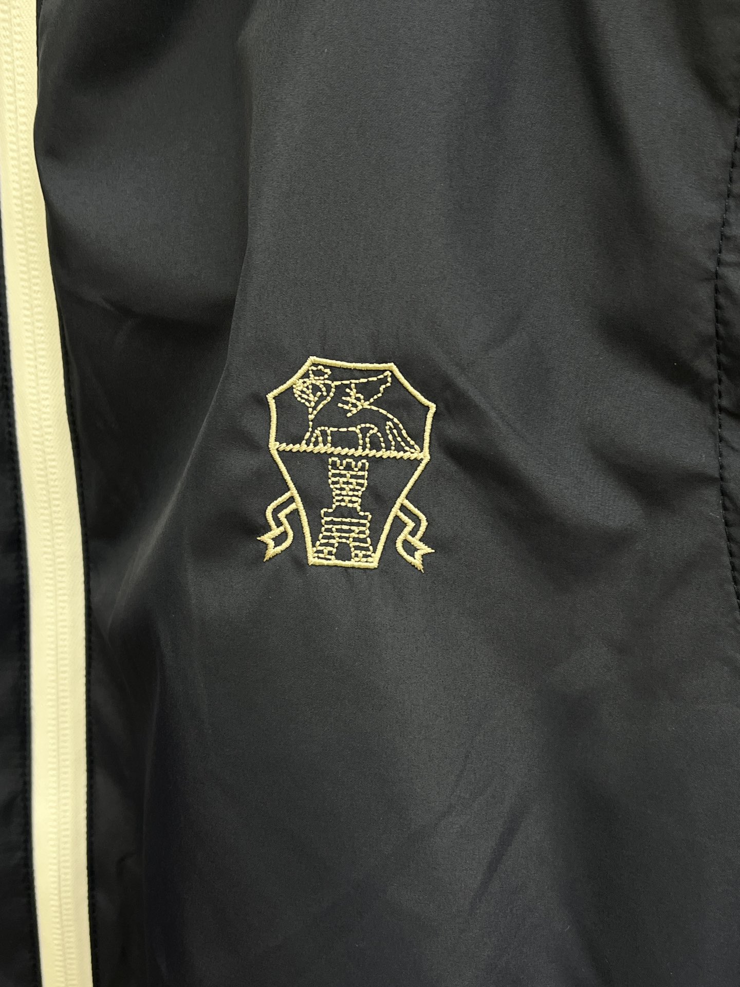 秋冬羽绒 Bc 🔥秋冬上新BC连帽羽绒马甲 进口面料 定制五金 简约时尚 适配商务、休闲等多种场合 fj