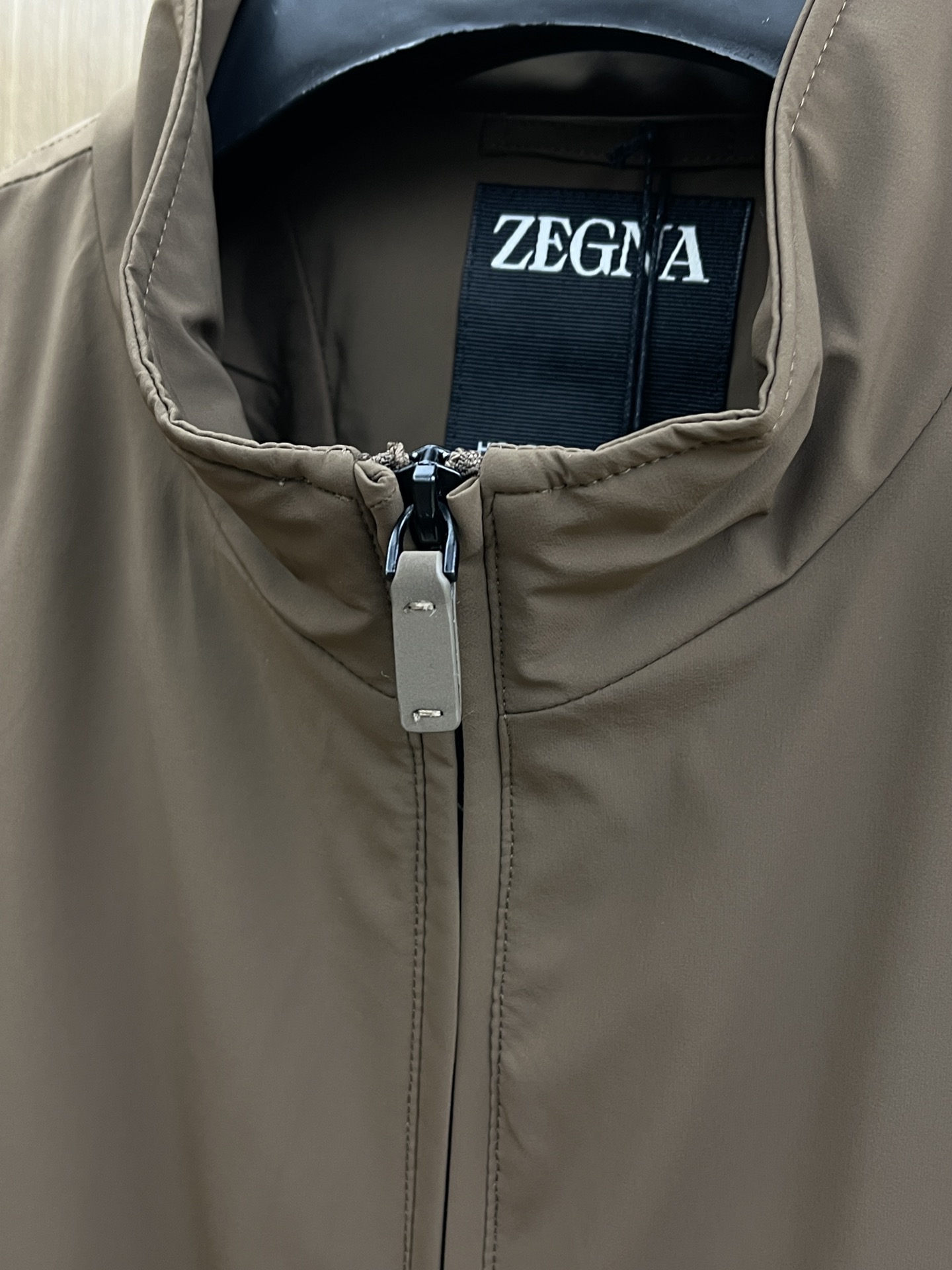 秋冬羽绒 ZZ 🔥秋冬上新杰尼亚立领羽绒马甲 进口面料 定制五金 简约时尚 适配商务、休闲等多种场合 f