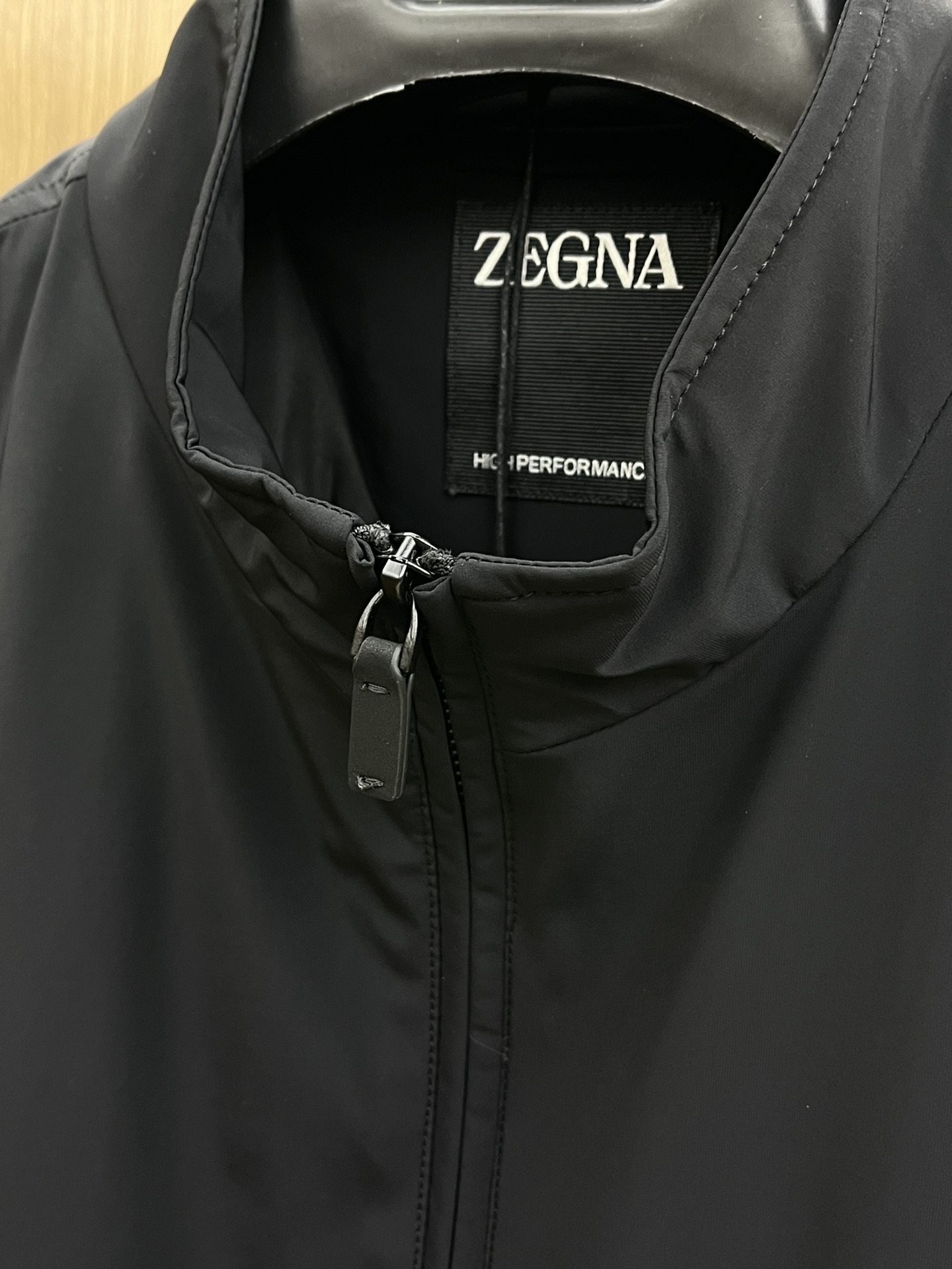 秋冬羽绒 ZZ 🔥秋冬上新杰尼亚立领羽绒马甲 进口面料 定制五金 简约时尚 适配商务、休闲等多种场合 f