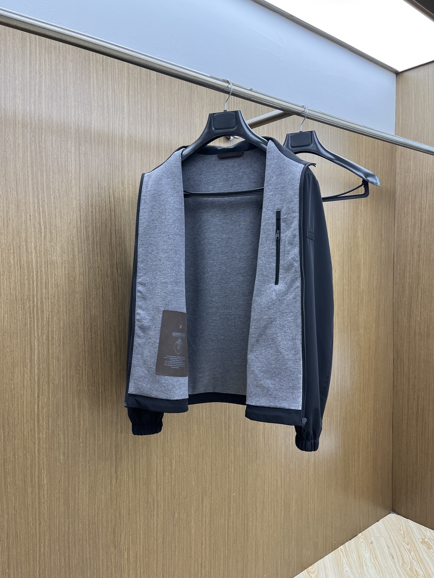 秋冬 ZZ 🔥🔥ss秋冬最新时尚男士立领夹克。 经典设计感与颜值爆棚的外套，品质更是无法挑剔品控可以直接