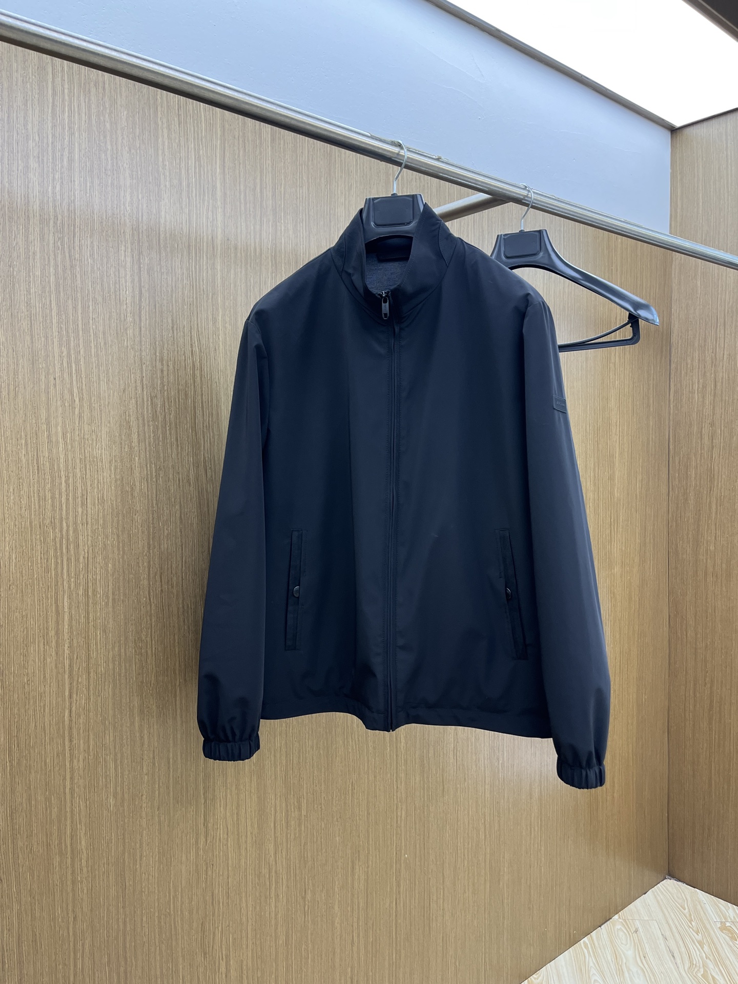 秋冬 ZZ 🔥🔥ss秋冬最新时尚男士立领夹克。 经典设计感与颜值爆棚的外套，品质更是无法挑剔品控可以直接