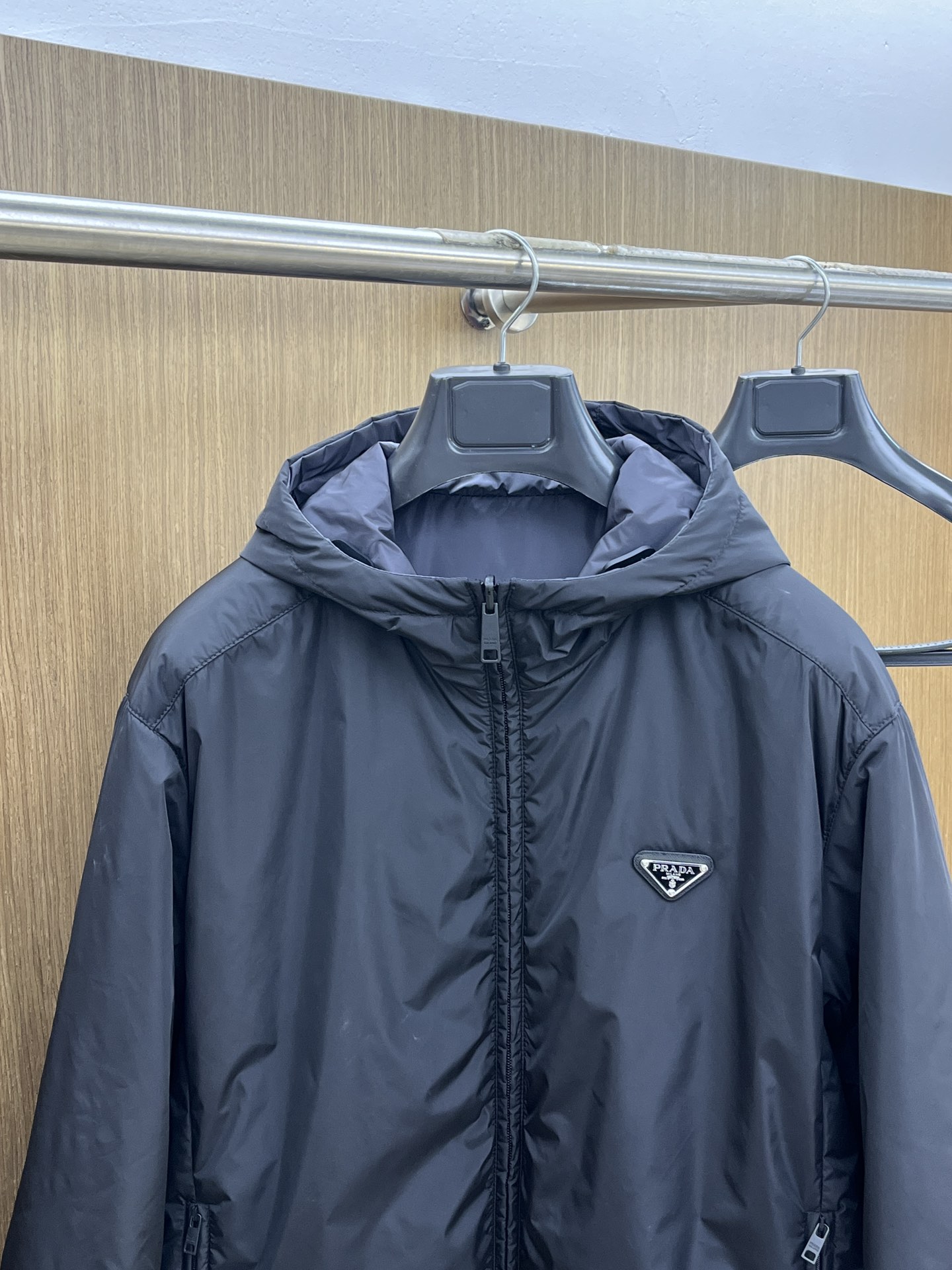 秋冬 PD 🔥🔥ss秋冬新款P家连帽双面棉服外套。经典设计感与颜值爆棚的外套，品质更是无法挑剔品控可以直