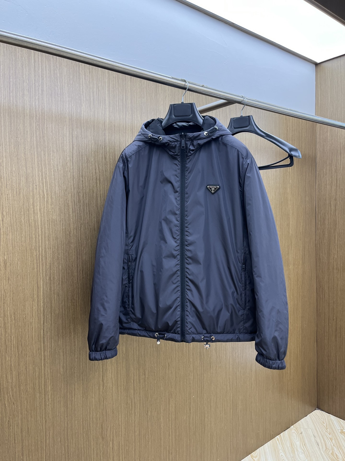 秋冬 PD 🔥🔥ss秋冬新款P家连帽双面棉服外套。经典设计感与颜值爆棚的外套，品质更是无法挑剔品控可以直