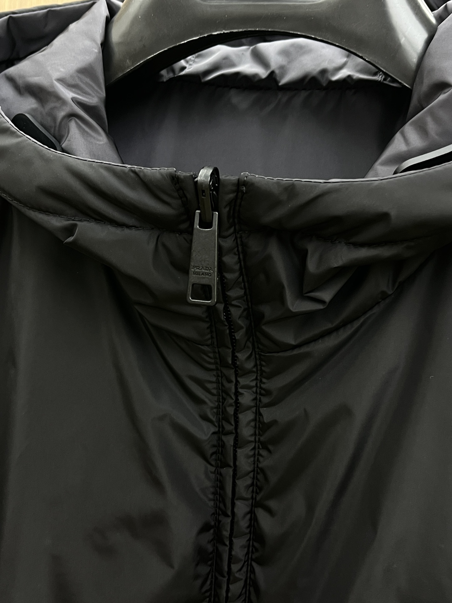 秋冬 PD 🔥🔥ss秋冬新款P家连帽双面棉服外套。经典设计感与颜值爆棚的外套，品质更是无法挑剔品控可以直