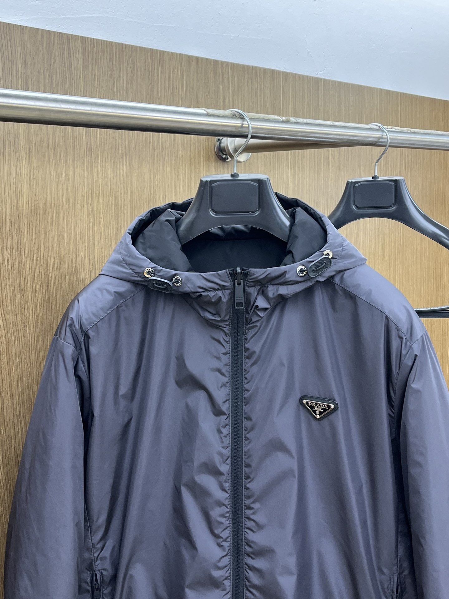 秋冬 PD 🔥🔥ss秋冬新款P家连帽双面棉服外套。经典设计感与颜值爆棚的外套，品质更是无法挑剔品控可以直