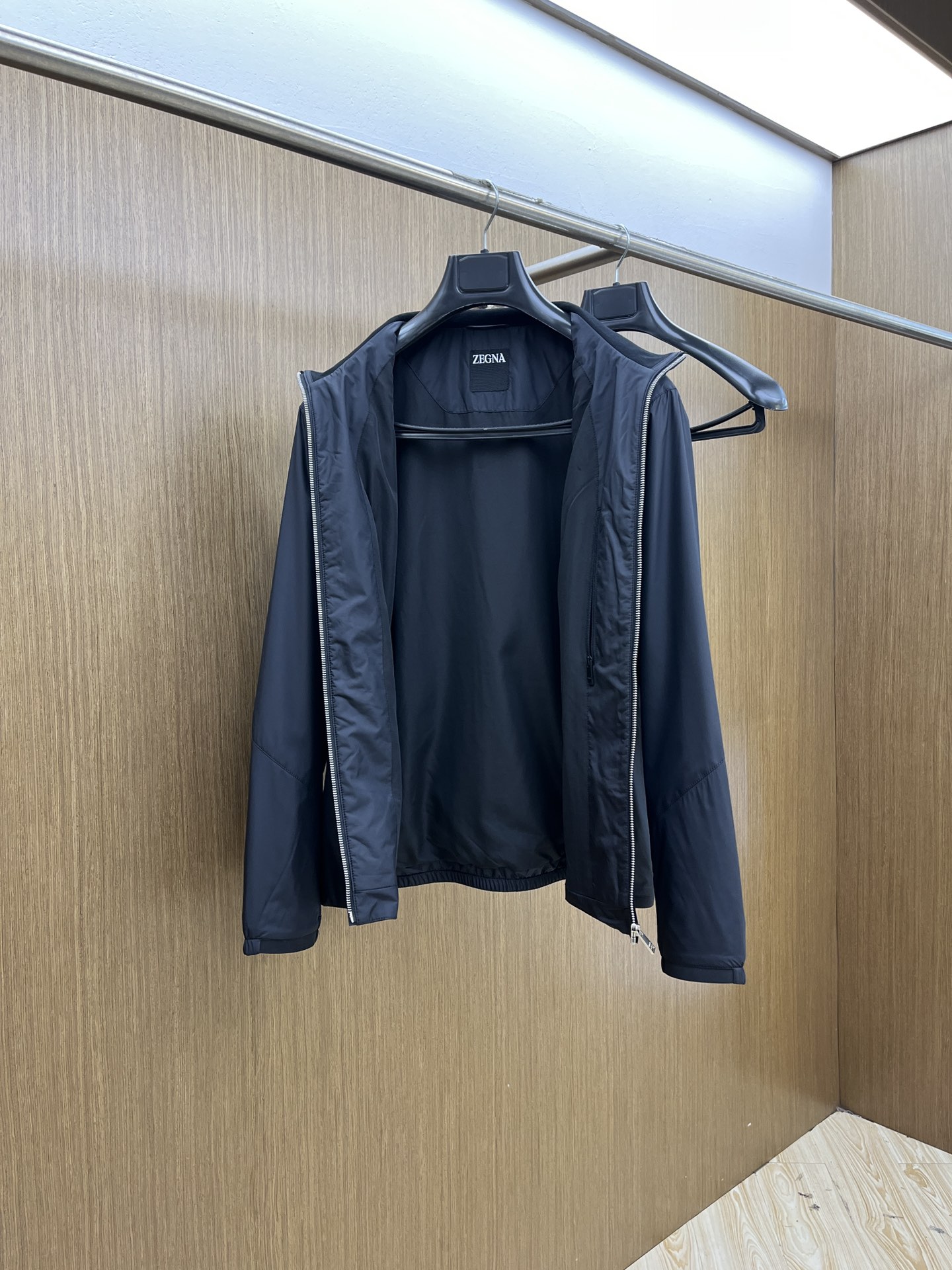 秋冬 ZZ 🔥🔥ss秋冬最新时尚男士立领夹克。 经典设计感与颜值爆棚的外套，品质更是无法挑剔品控可以直接