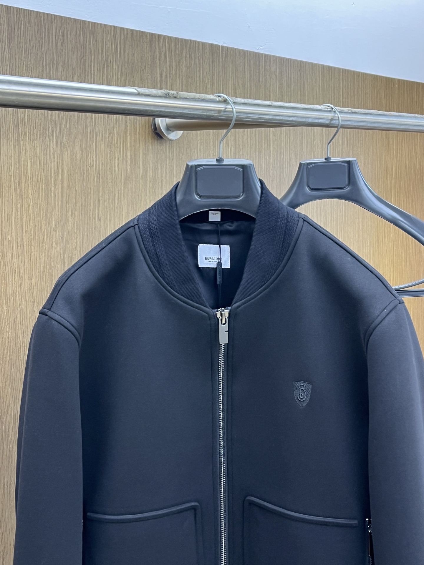 秋冬 BBR 🔥新品棒球服外套夹克！独家定制面料，简单大方  干净利落剪裁 ，手感软糯干爽，上身效果挺括