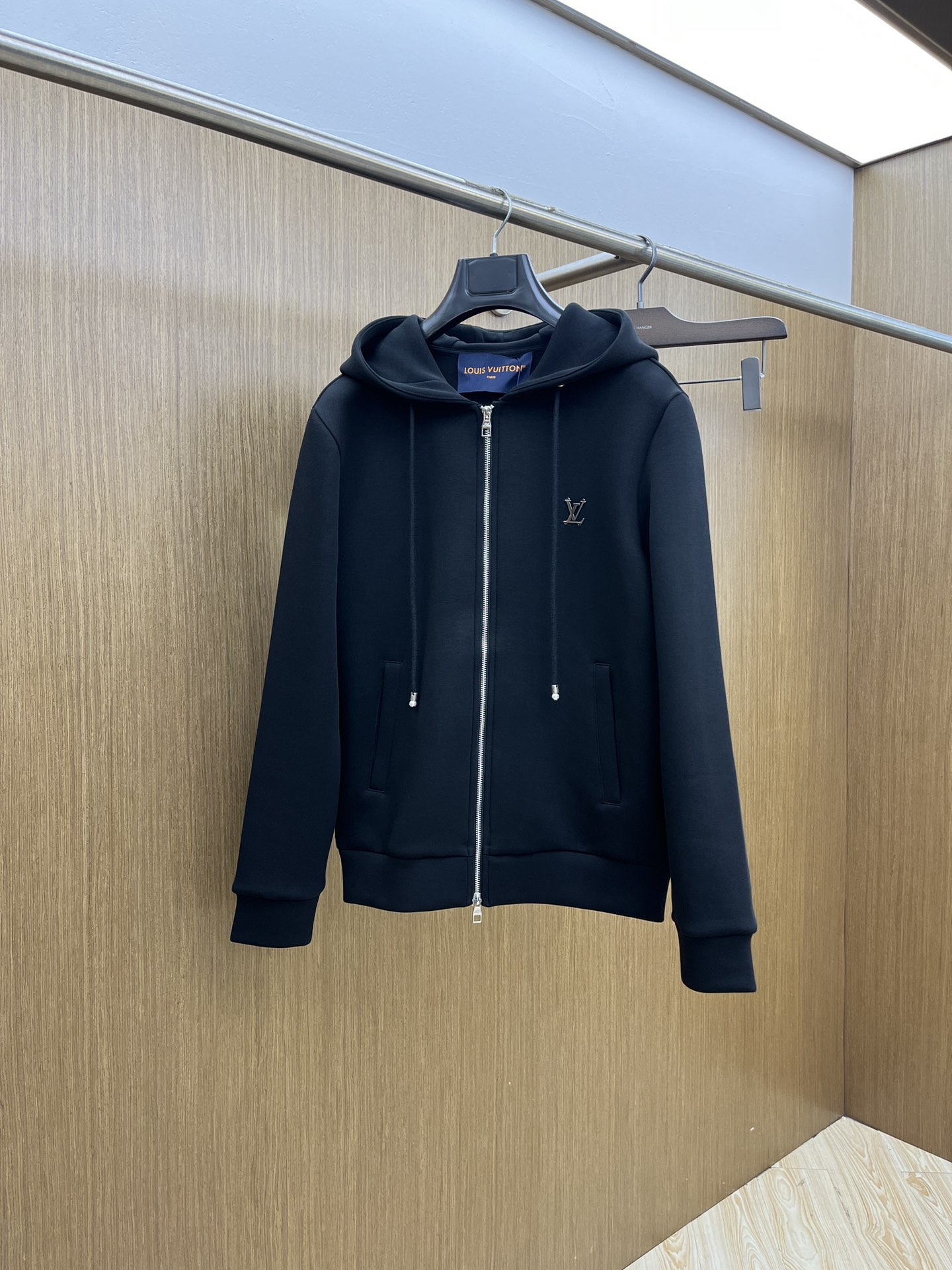 秋冬 LV 🔥🔥高端品质 2025秋冬最新爆款夹克外套 面料精选高支高密双股空气层长绒棉 手感超级舒服 