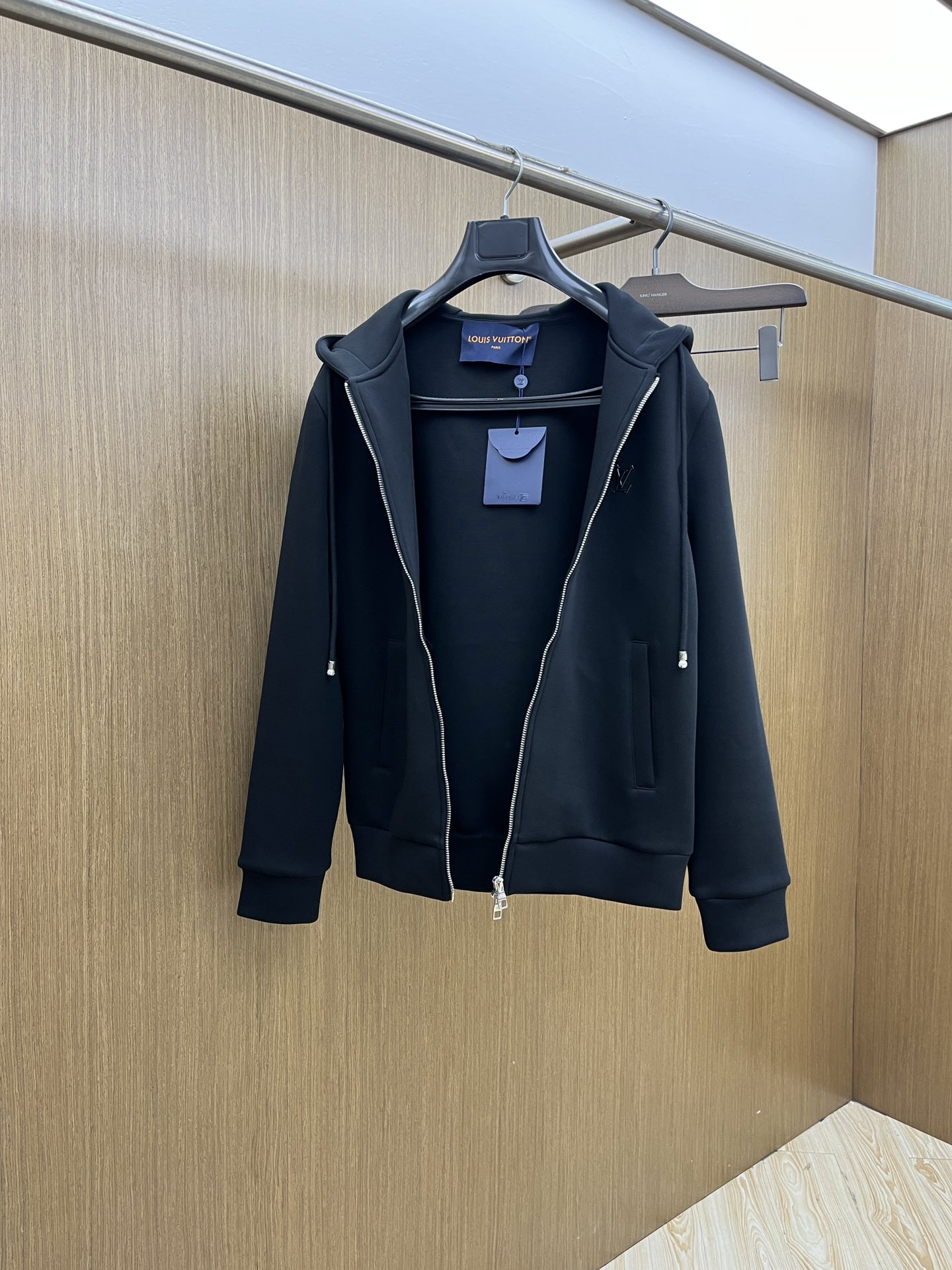 秋冬 LV 🔥🔥高端品质 2025秋冬最新爆款夹克外套 面料精选高支高密双股空气层长绒棉 手感超级舒服 