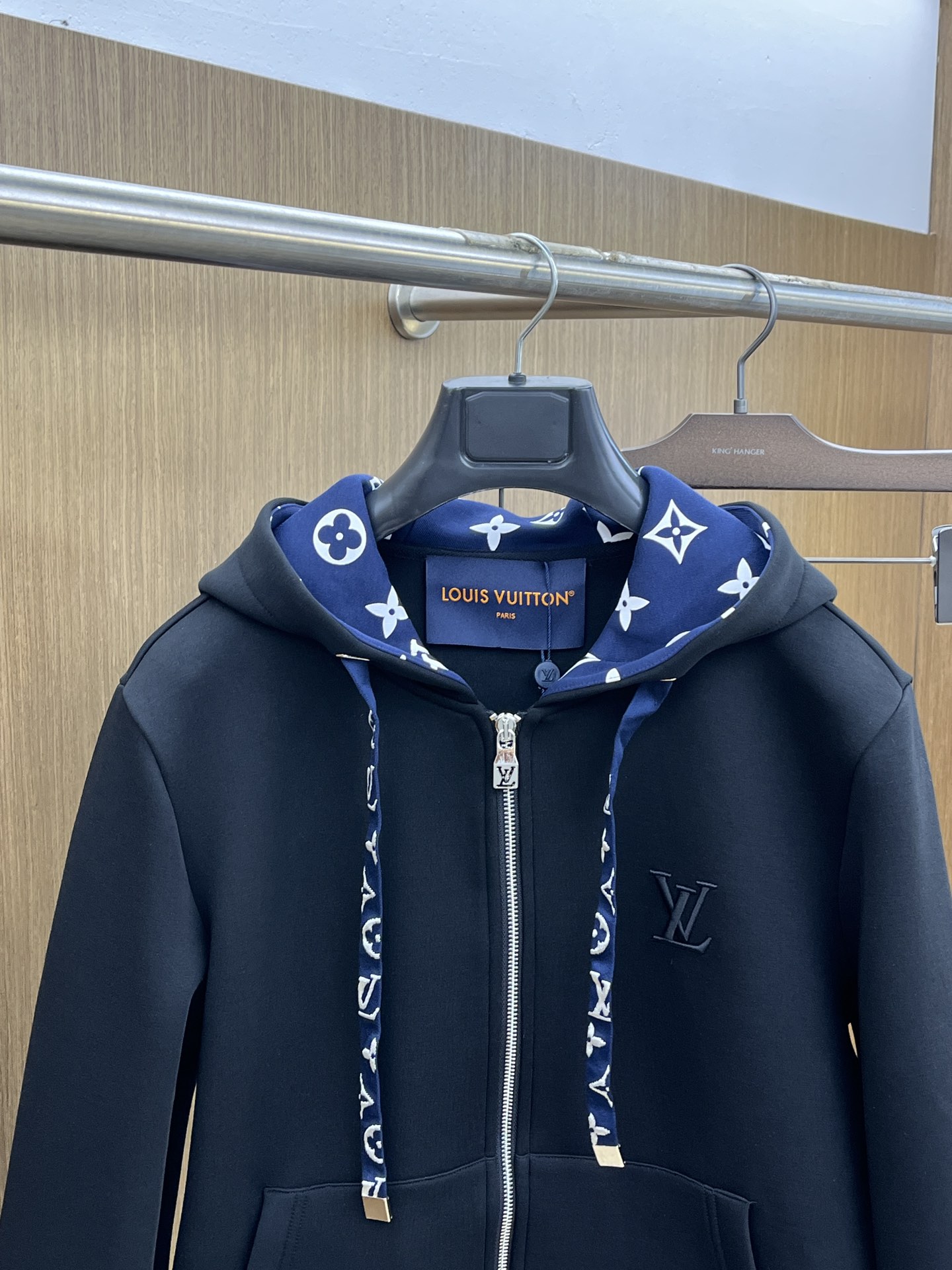 秋冬 LV 🔥🔥高端品质 2025秋冬最新爆款夹克外套 面料精选高支高密双股空气层长绒棉 手感超级舒服 