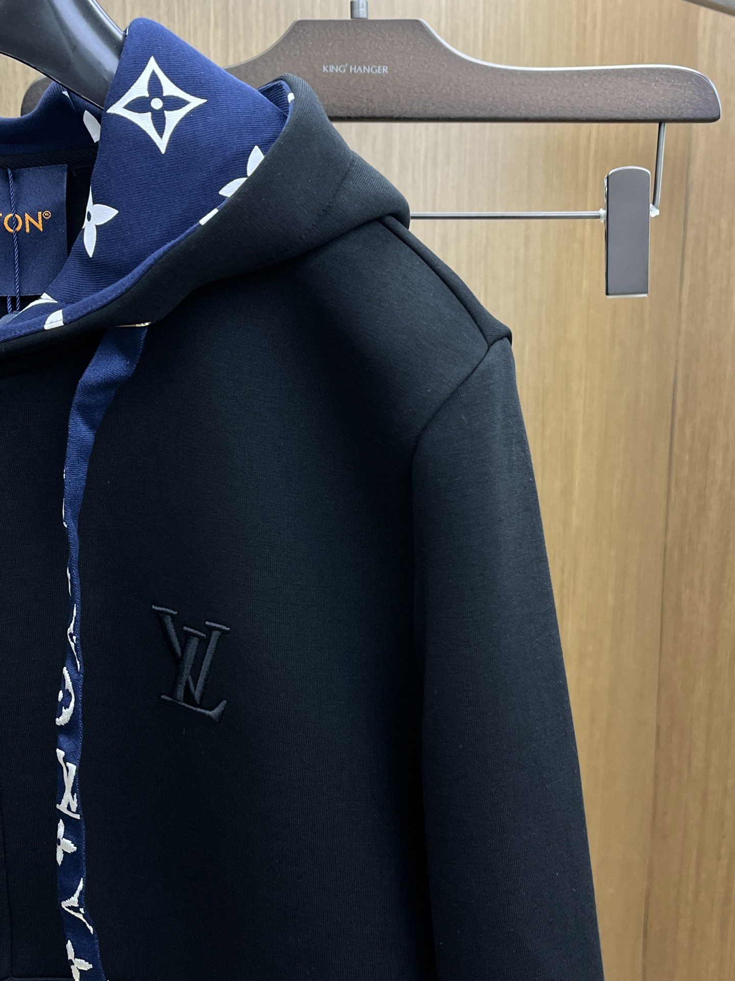 秋冬 LV 🔥🔥高端品质 2025秋冬最新爆款夹克外套 面料精选高支高密双股空气层长绒棉 手感超级舒服 