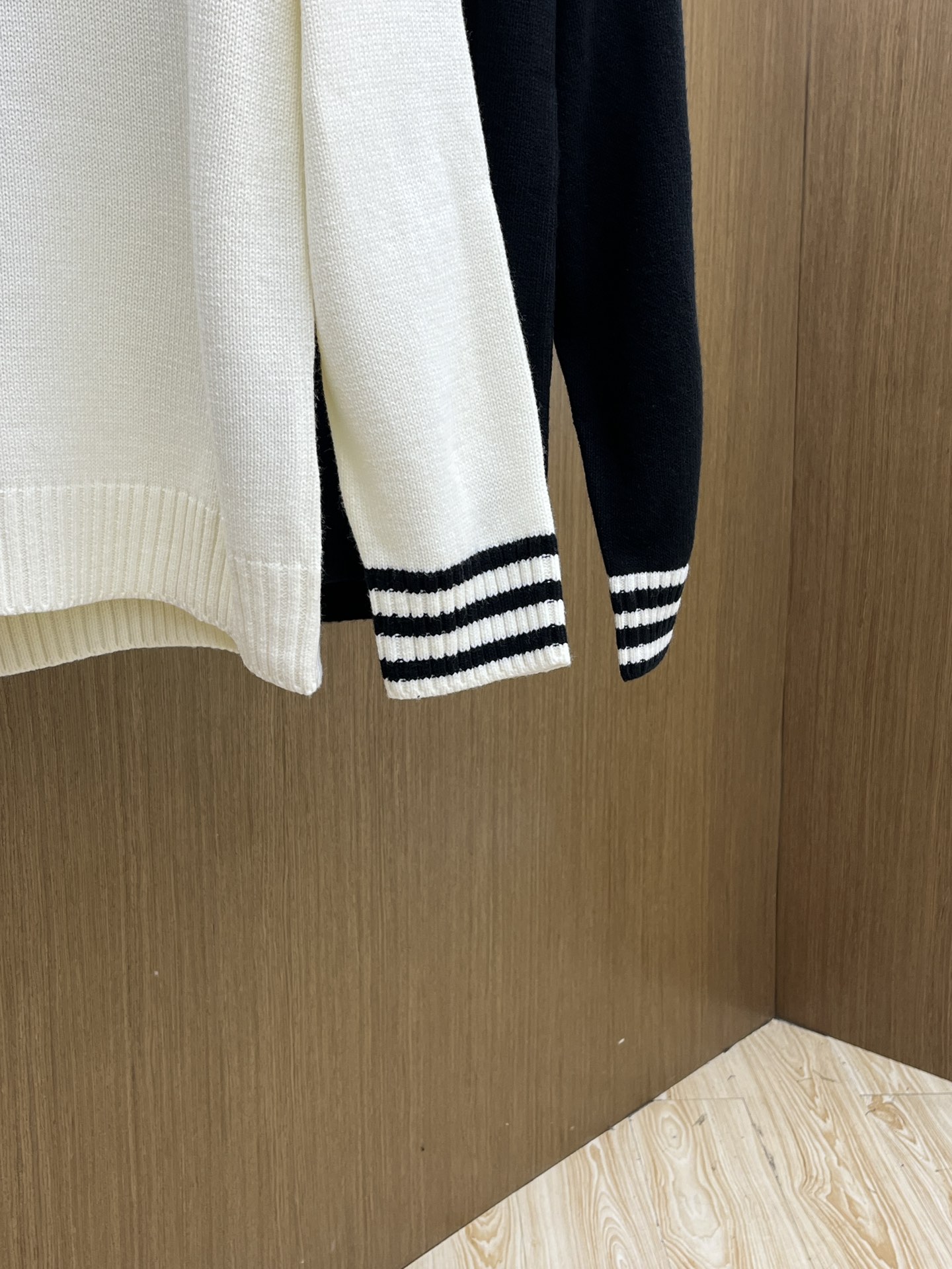 秋冬 LV 毛衣 🔥火啊2025秋冬最新系列，专柜1:1顶级复刻，全品相！潮人必备单品！懂货的老铁赶紧下